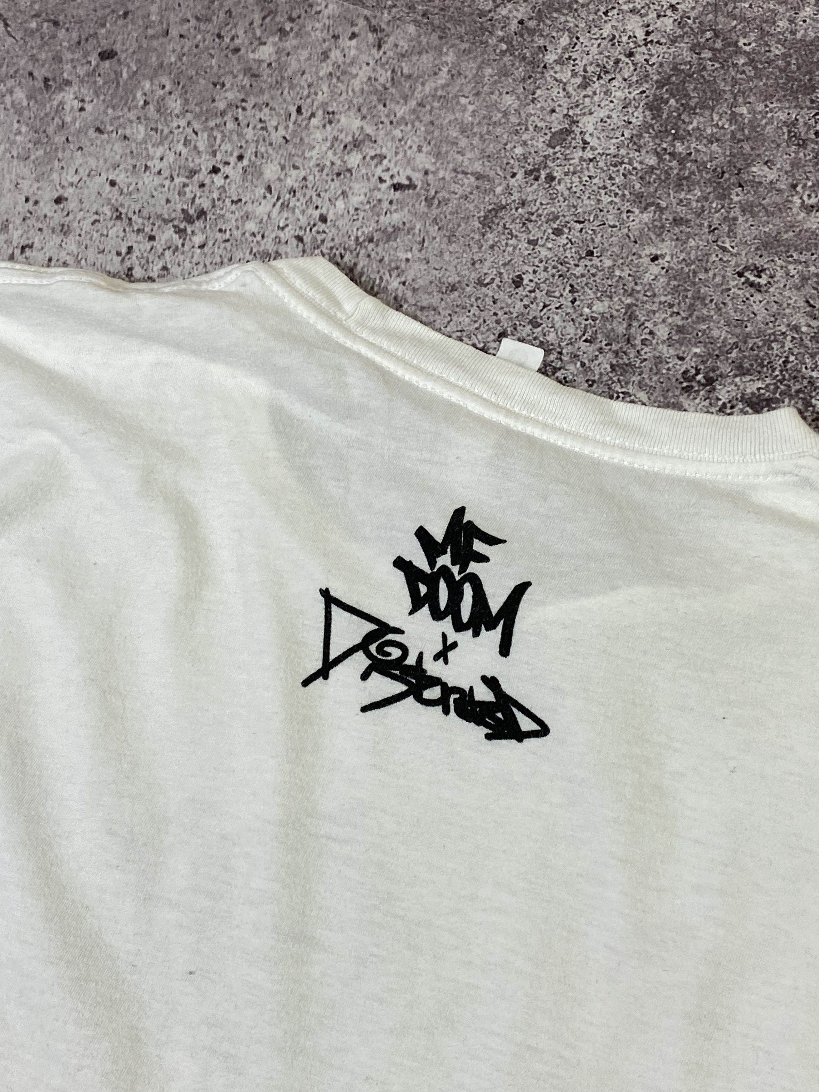 MF Doom × Rap Tees × Vintage MF DOOM Graffity Mask T-Shirt Size US M / EU 48-50 / 2 - 4 Thumbnail