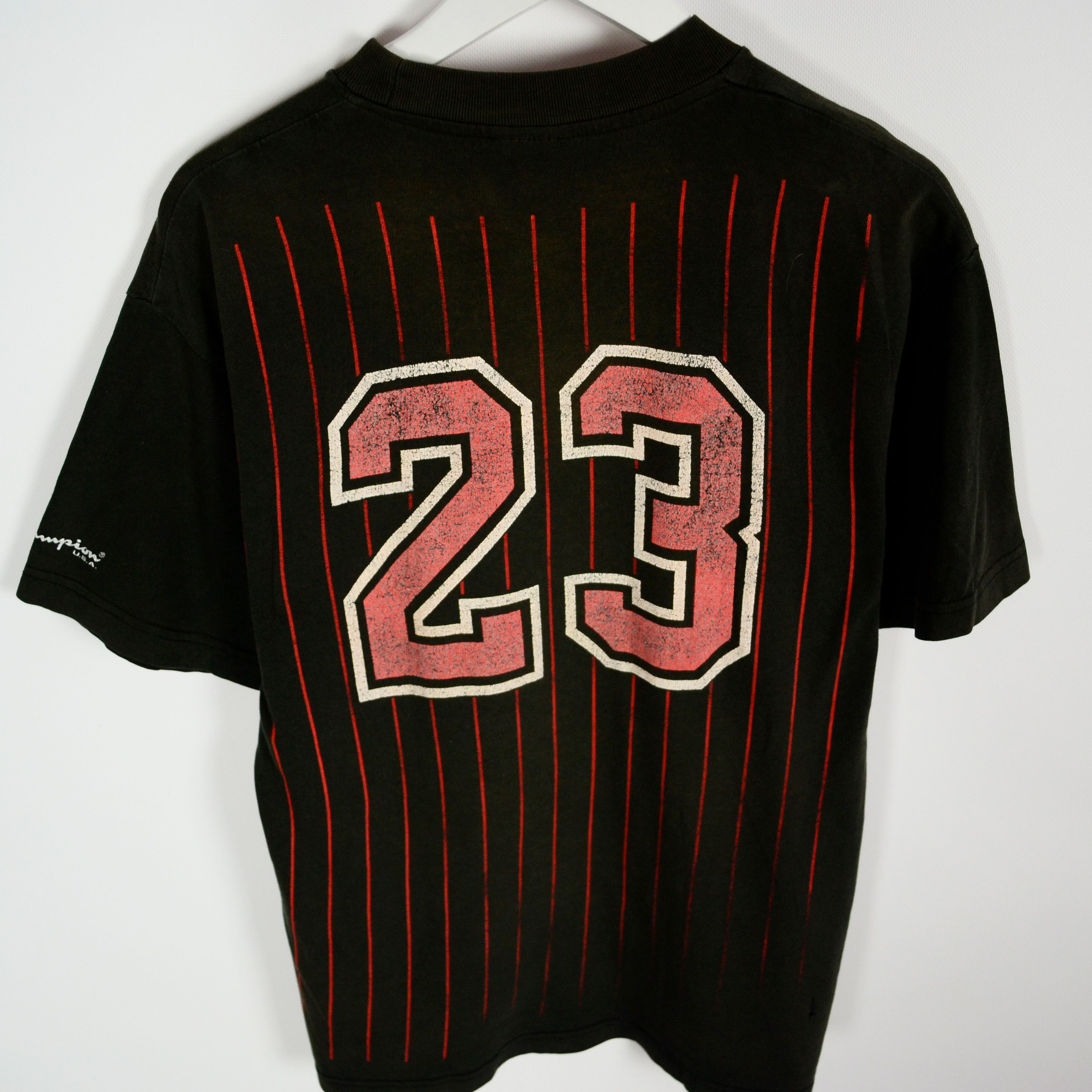Champion × NBA Vintage Chicago bulls Jordan 23 Champion t shirt Size US S / EU 44-46 / 1 - 9 Thumbnail