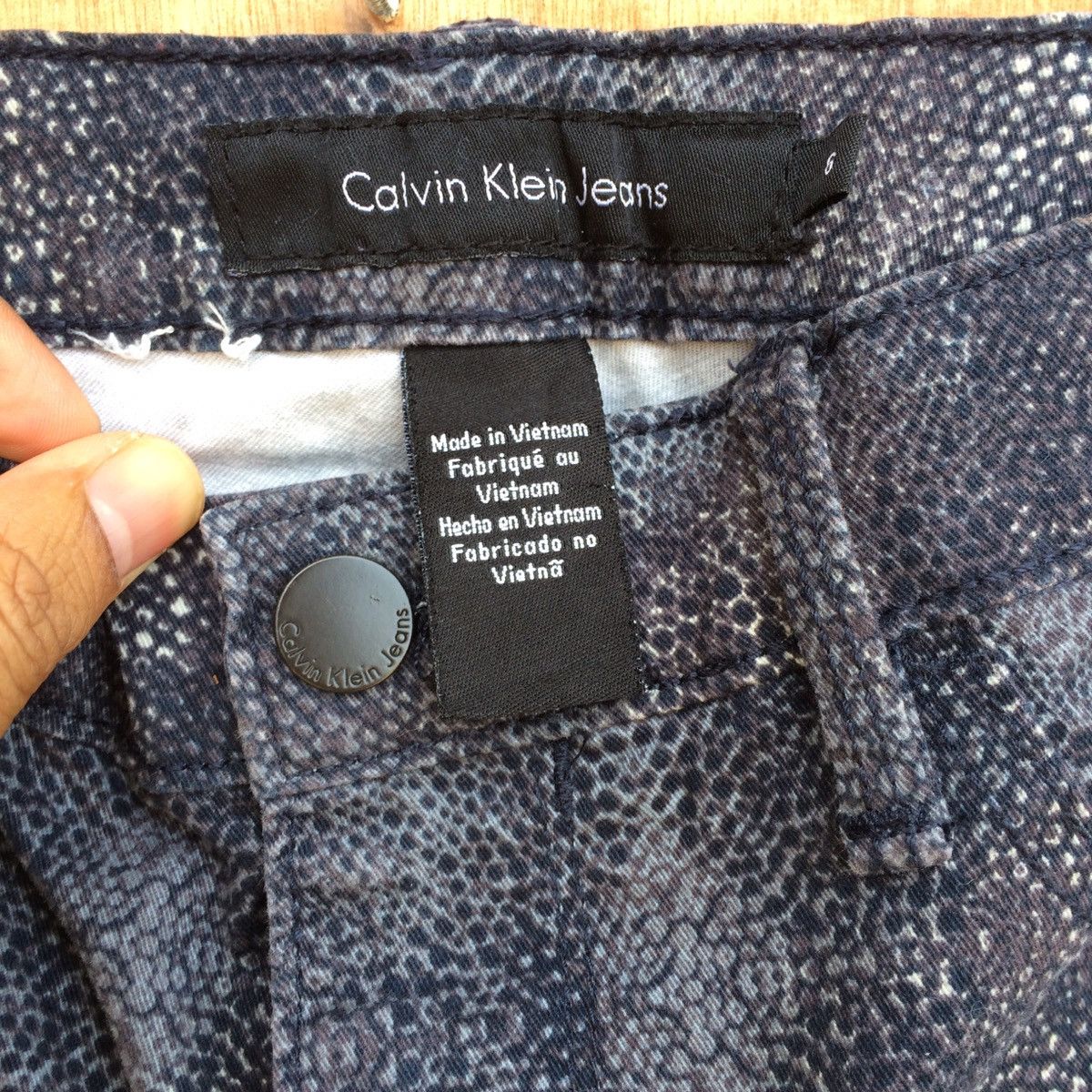 Calvin Klein CALVIN KLEIN Snakeskin stretchable jean Slim Fit W29x30 Size US 29 - 4 Thumbnail