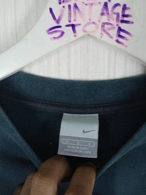 Nike Vintage Nike Crewneck Sweatshirt Size US M / EU 48-50 / 2 - 4 Thumbnail
