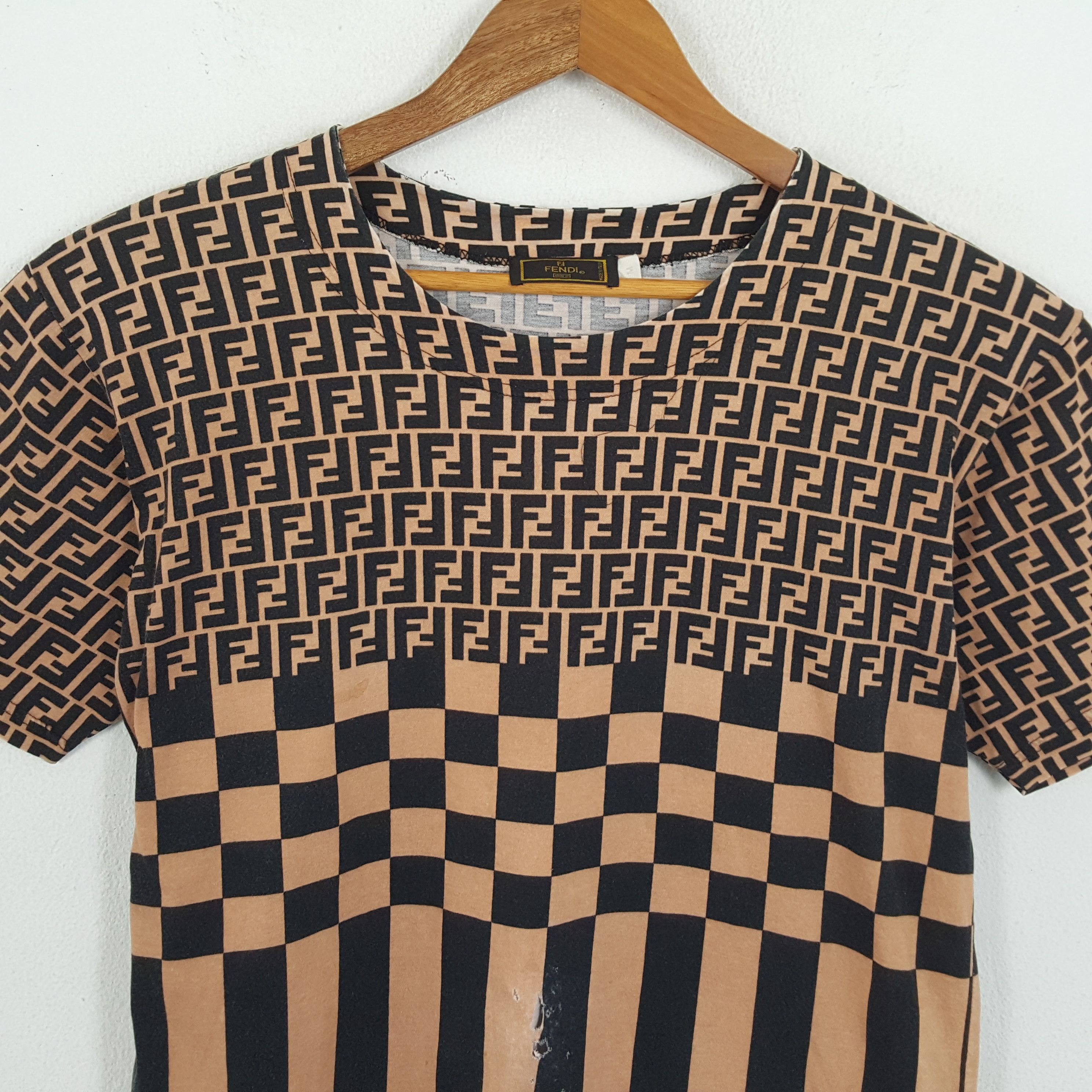 Fendi × Vintage Vintage FENDI Monogram Italian Brand T-Shirts Size US M / EU 48-50 / 2 - 2 Thumbnail