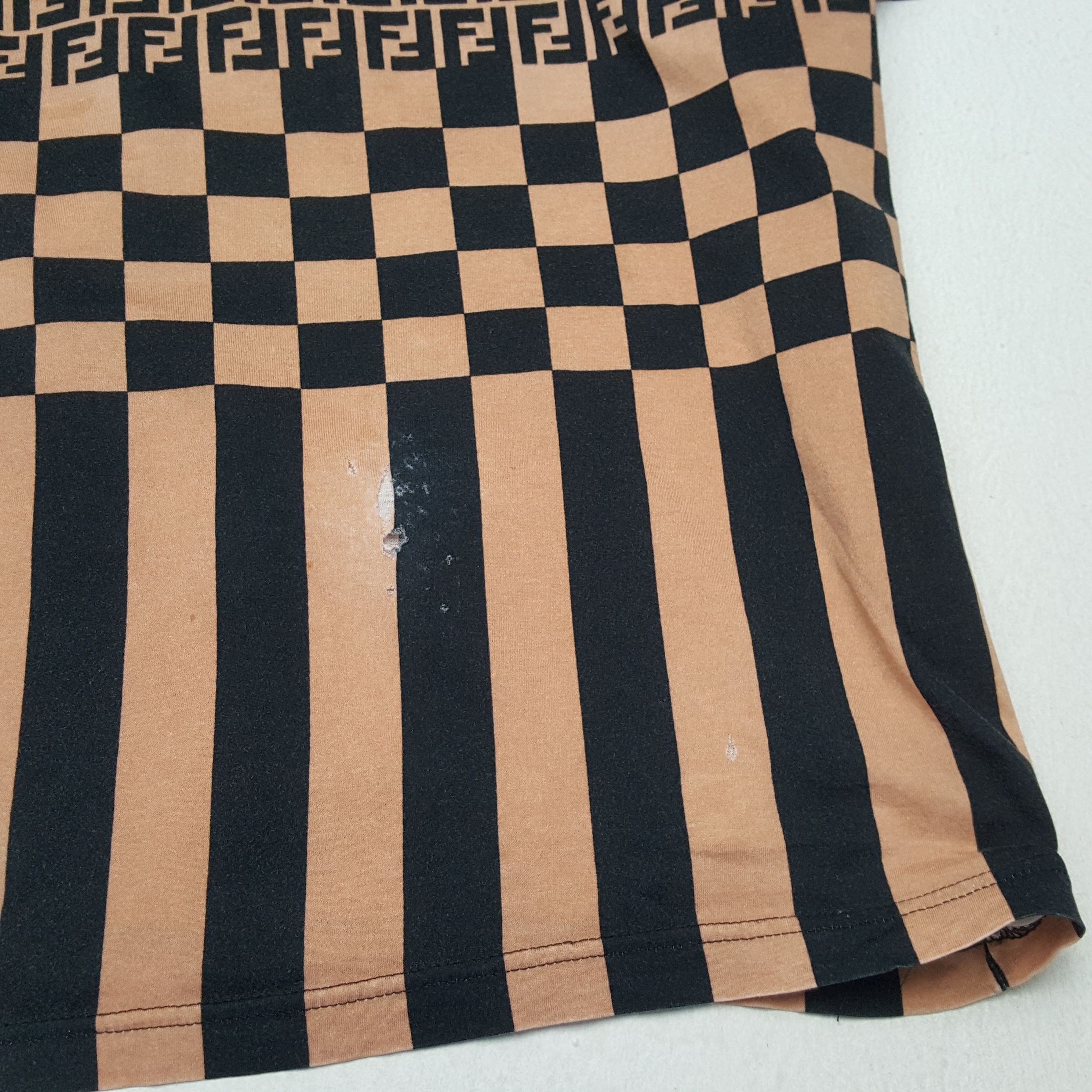 Fendi × Vintage Vintage FENDI Monogram Italian Brand T-Shirts Size US M / EU 48-50 / 2 - 6 Thumbnail