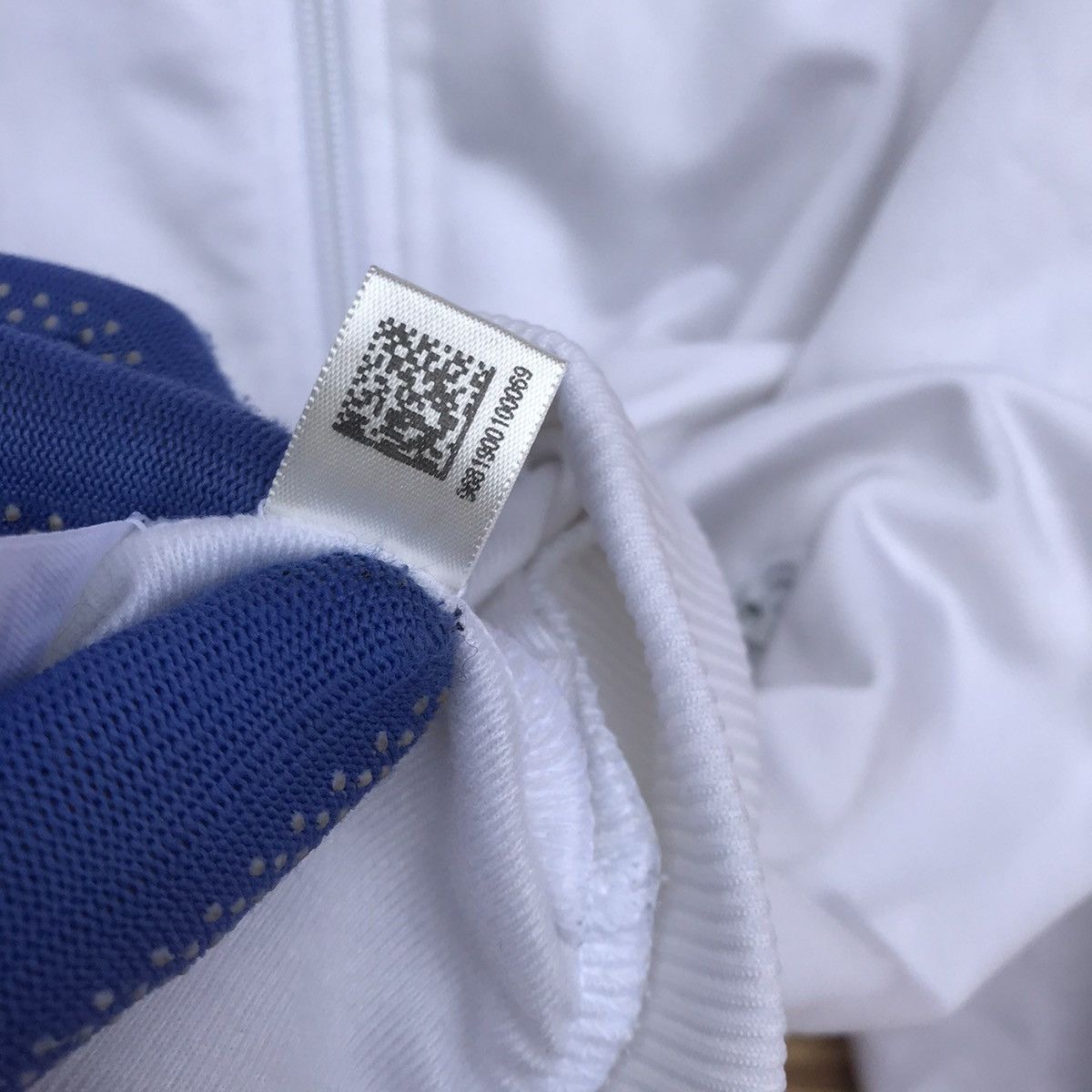 Adidas Vintage Adidas sidetape jacket 2005 edition Size US M / EU 48-50 / 2 - 9 Thumbnail