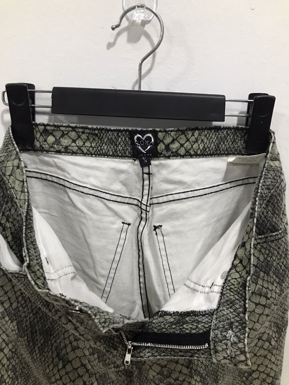 XOXO Xoxo snakes skin denim bootcut jeans Size US 28 / EU 44 - 19 Thumbnail