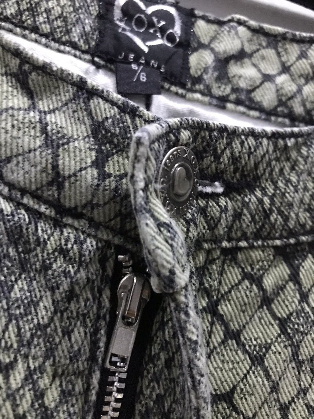XOXO Xoxo snakes skin denim bootcut jeans Size US 28 / EU 44 - 11 Thumbnail