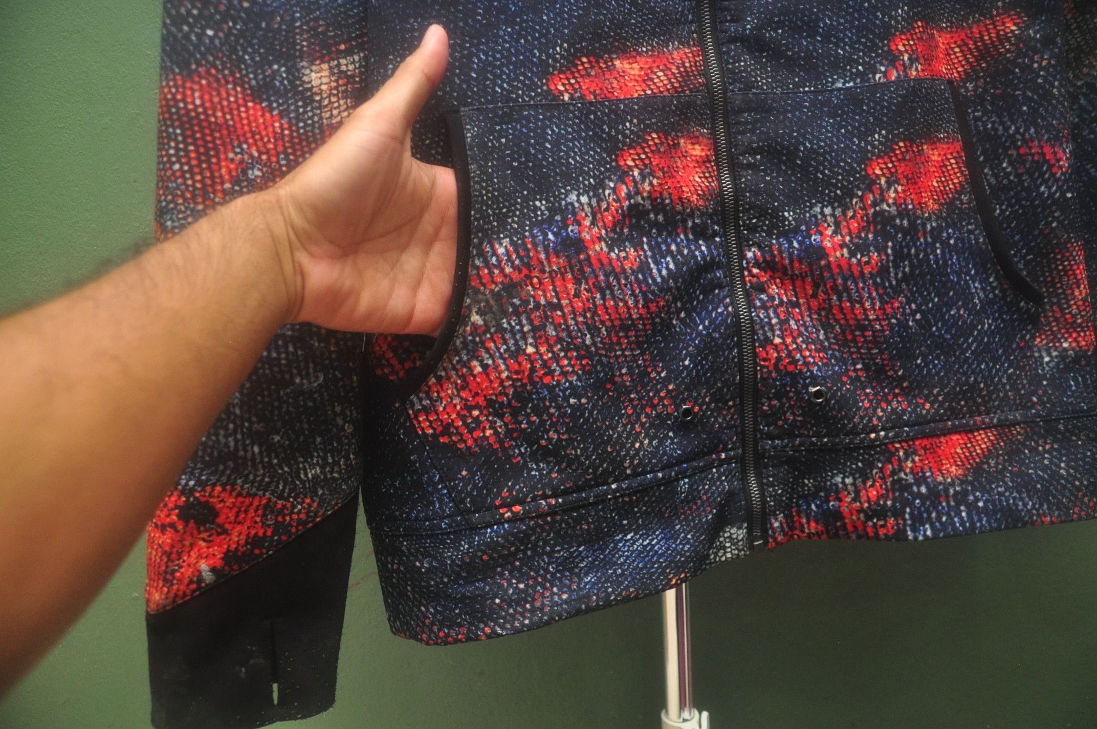Designer × Japanese Brand Vintage Find Out Multicolour Travis Scott Fashion Style Size US L / EU 52-54 / 3 - 5 Thumbnail