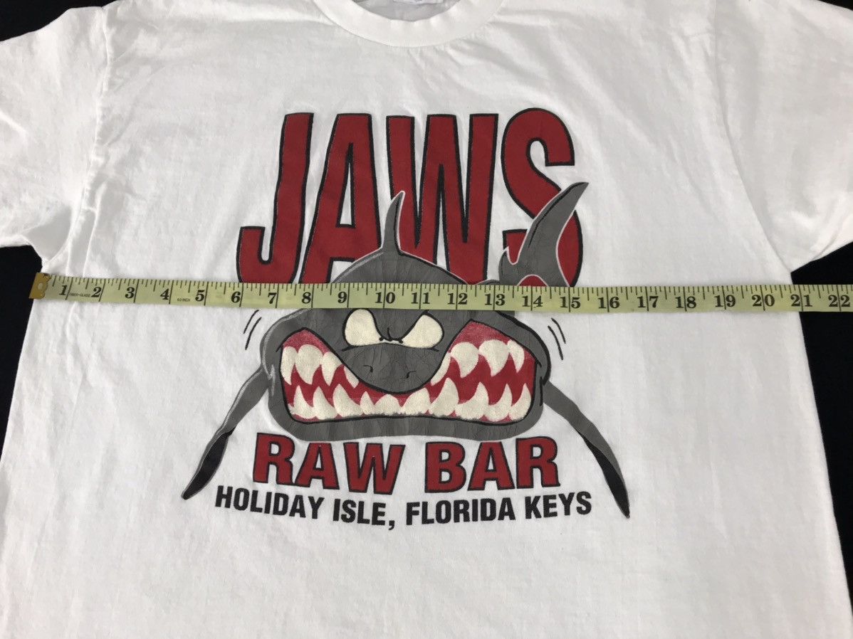Vintage Vintage 90s Jaws Raw Bar Holiday Isle Shark Logo T-shirt Size US L / EU 52-54 / 3 - 6 Thumbnail