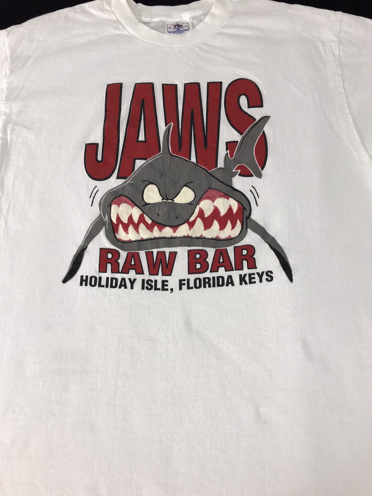 Vintage Vintage 90s Jaws Raw Bar Holiday Isle Shark Logo T-shirt Size US L / EU 52-54 / 3 - 3 Thumbnail
