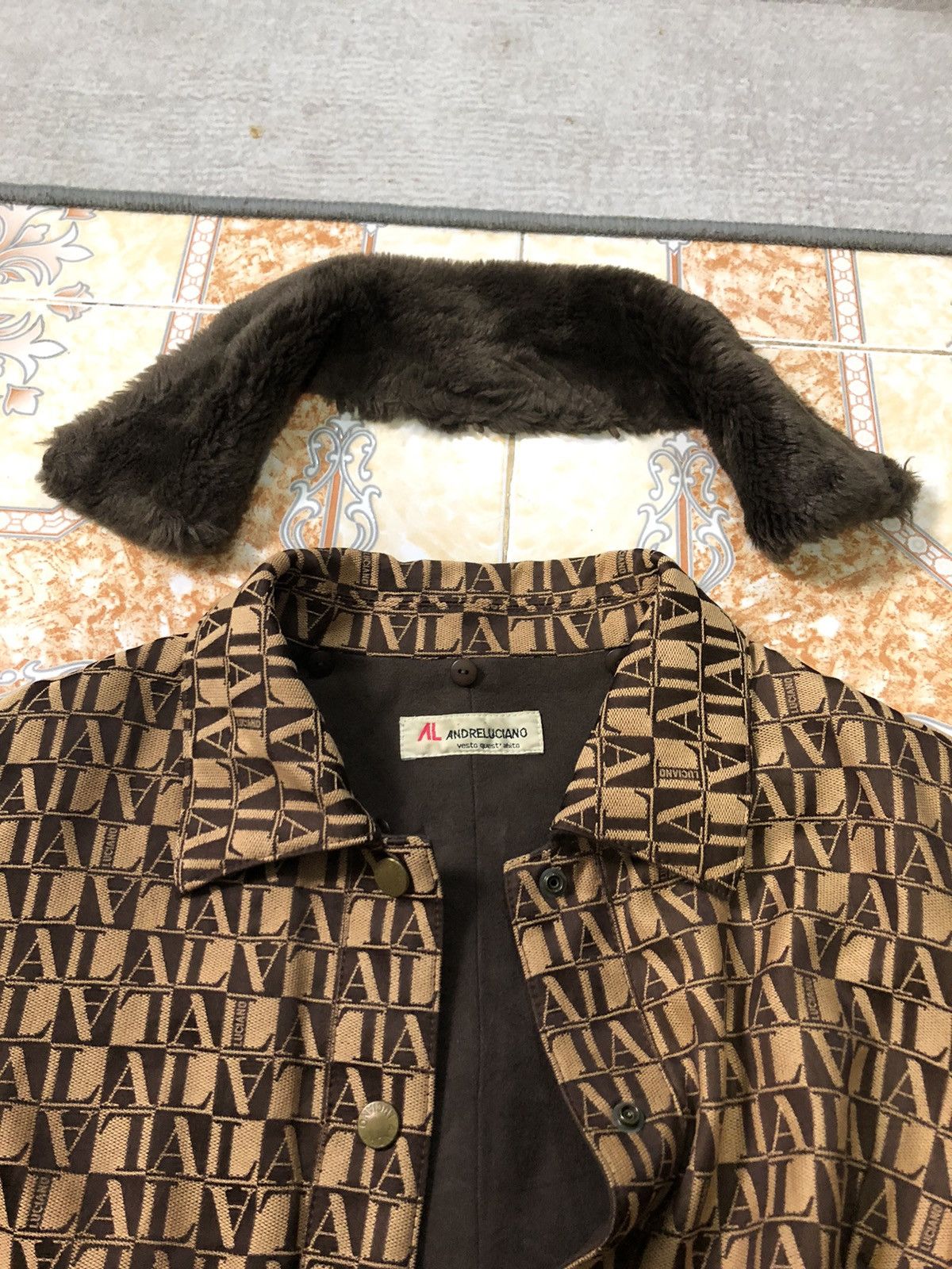 Andreluciano RARE🔥 VINTAGE ANDRELUCIANO MONOGRAM JACKET Size S / US 4 / IT 40 - 9 Thumbnail