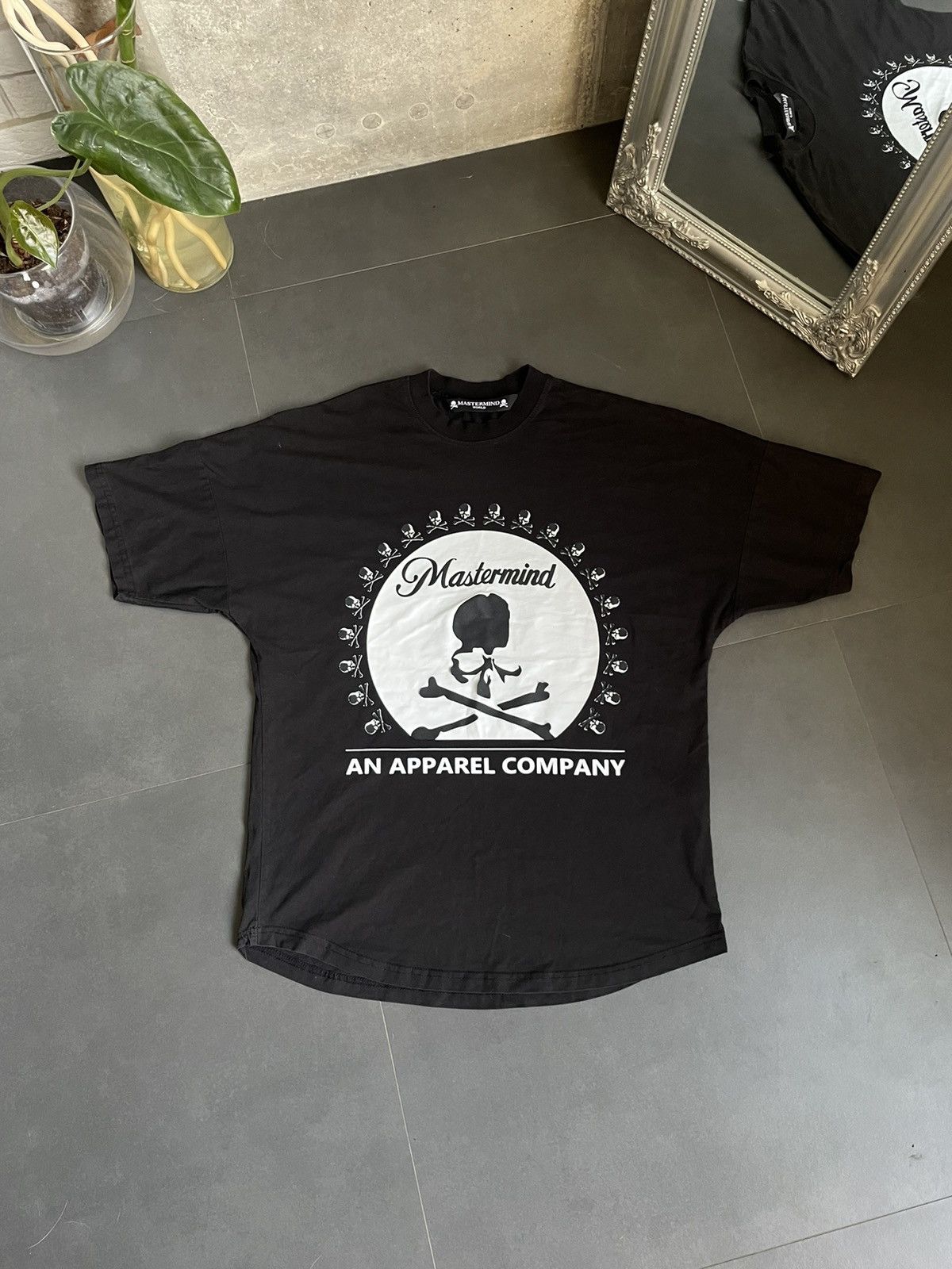 image of Vintage Mastermind World An Apparel Company Japanese 3D Prin in Black, Men's (Size Small)