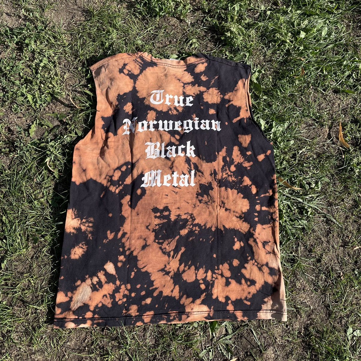 Vintage Vintage Y2K Thrashed Graphic Tee Dark Horror Streetwear L Size US L / EU 52-54 / 3 - 6 Thumbnail