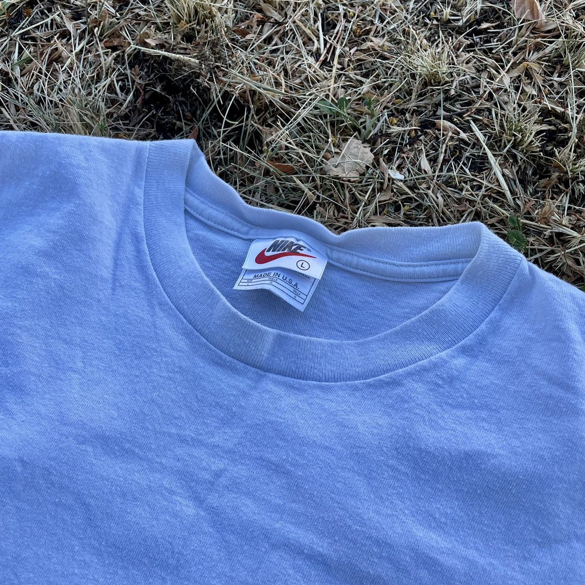 Vintage Vintage 90s Nike Swoosh Logo Tee Sun Faded Streetwear Boxy L Size US L / EU 52-54 / 3 - 4 Thumbnail