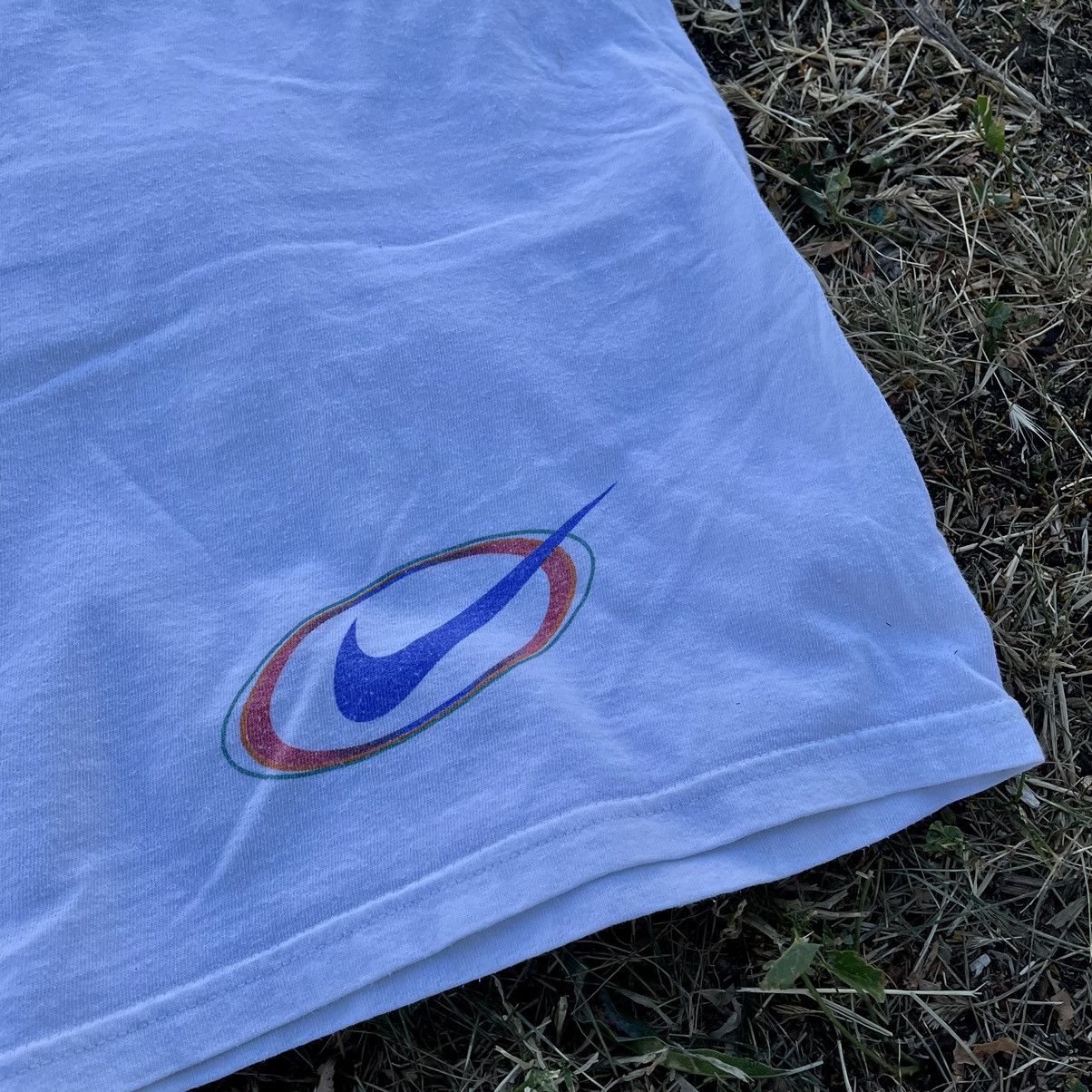 Vintage Vintage 90s Nike Swoosh Logo Tee Sun Faded Streetwear Boxy L Size US L / EU 52-54 / 3 - 2 Thumbnail