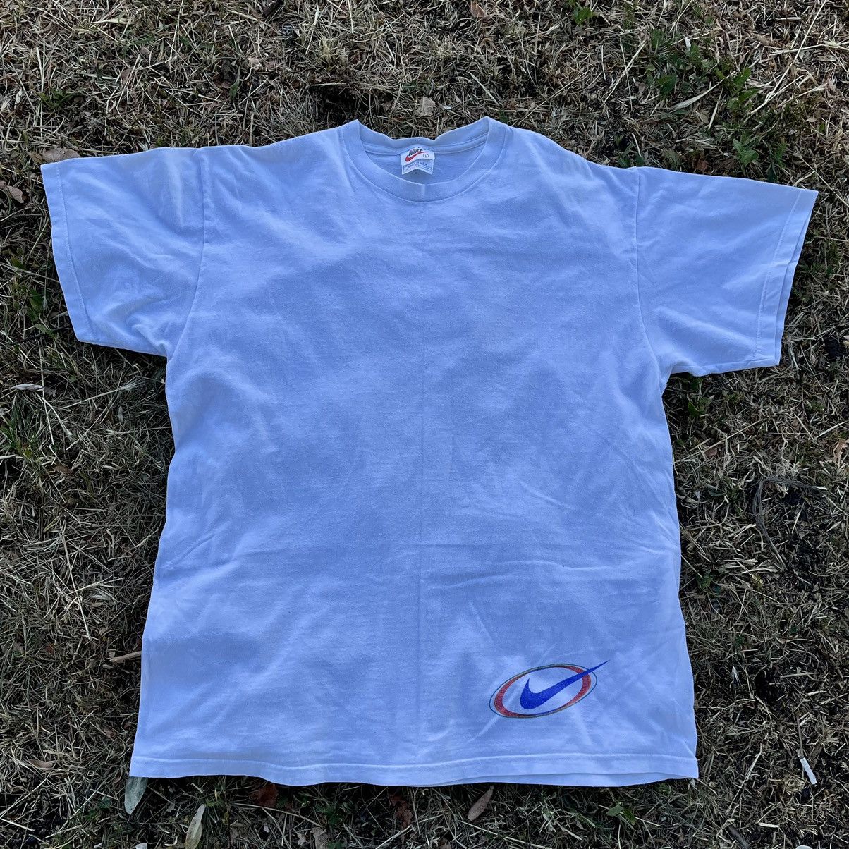 Vintage Vintage 90s Nike Swoosh Logo Tee Sun Faded Streetwear Boxy L Size US L / EU 52-54 / 3 - 1 Thumbnail