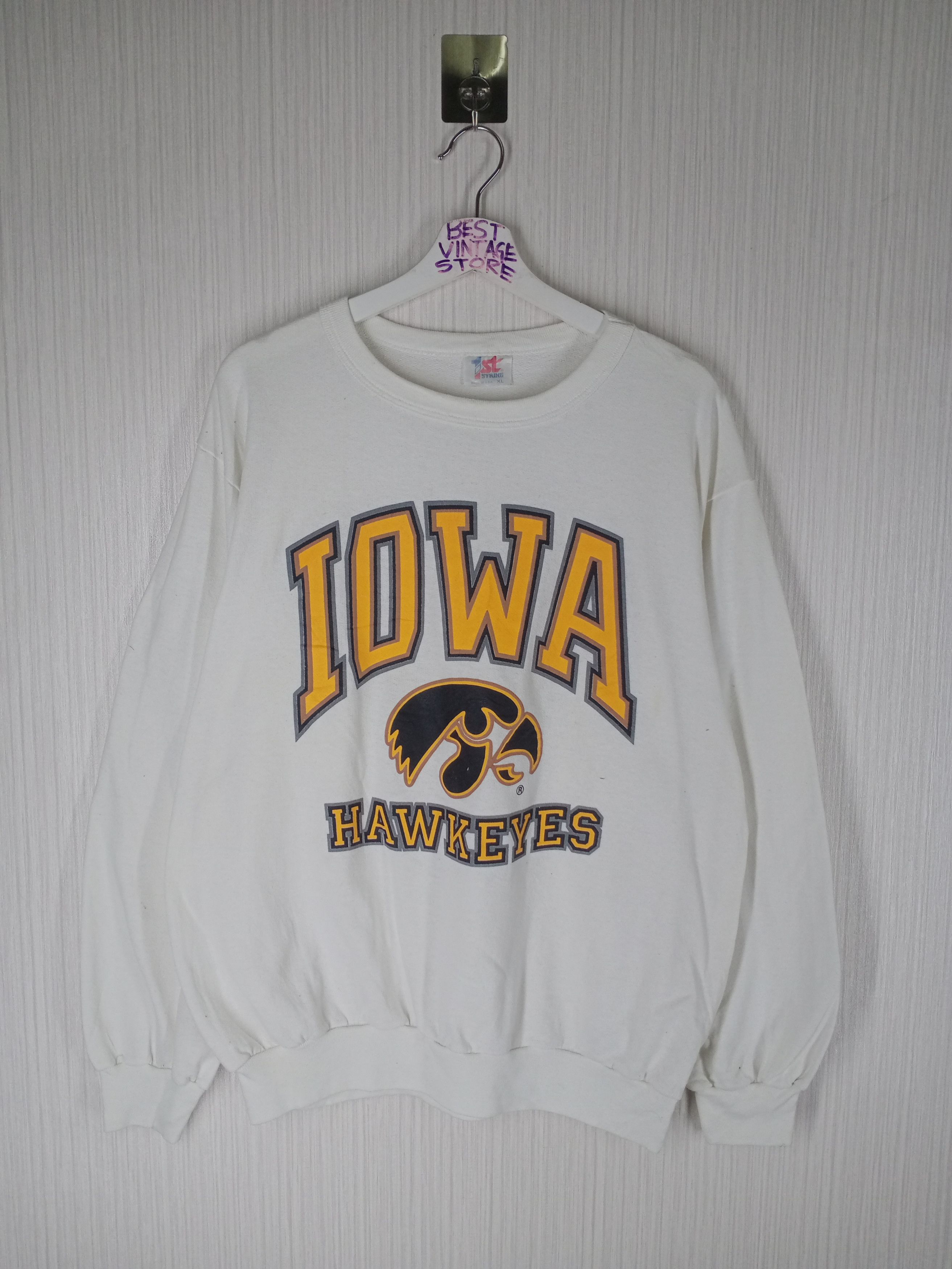 NCAA Vintage 90s Iowa Hawkeyes Big Logo Sweatshirt Size US XL / EU 56 / 4 - 1 Thumbnail