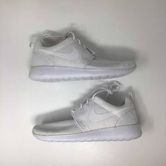 Nike roshe hot sale triple white