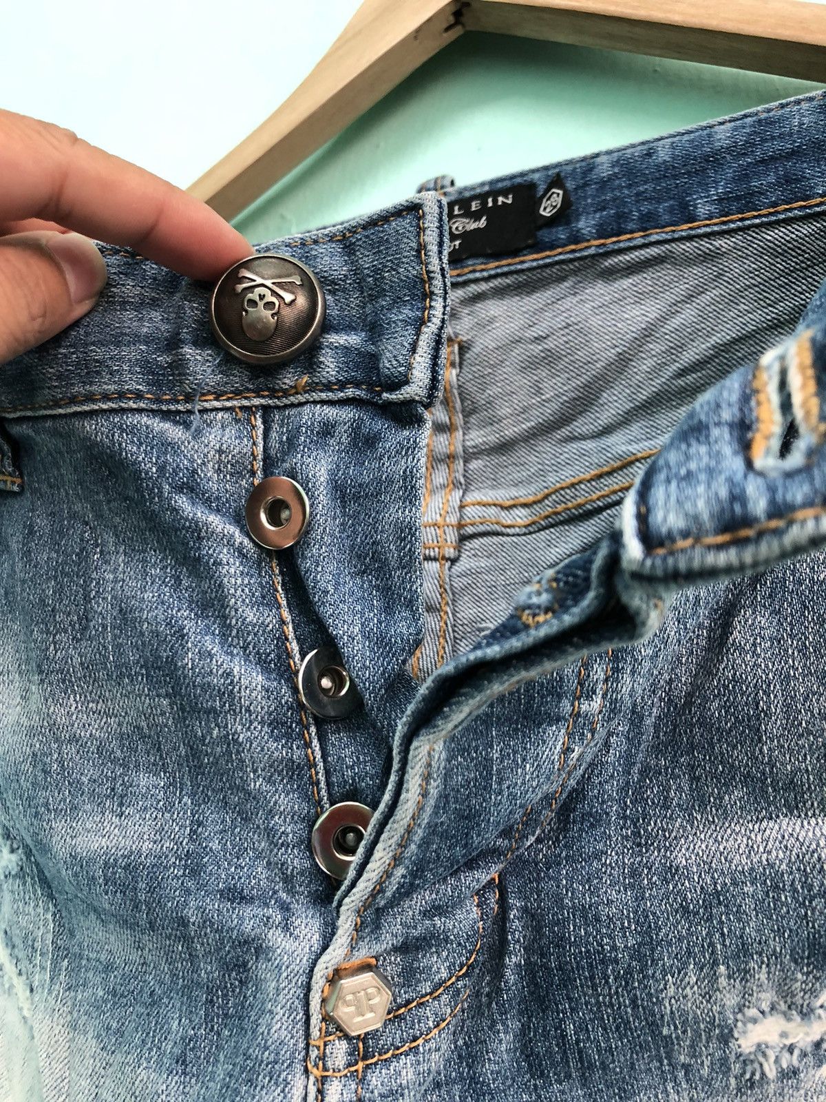 Philipp Plein PHILIPP PLEIN RIPPED DISTRESSED STRAIGHT CUT DENIM JEANS Size US 29 - 7 Thumbnail