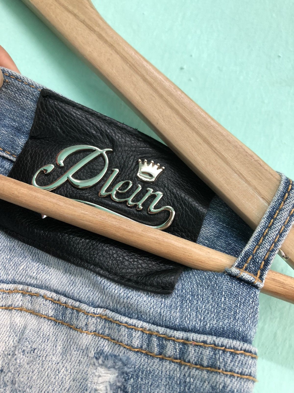 Philipp Plein PHILIPP PLEIN RIPPED DISTRESSED STRAIGHT CUT DENIM JEANS Size US 29 - 14 Thumbnail