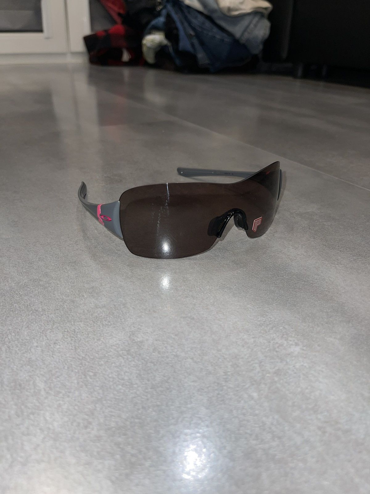 Oakley Oakley OO9141-19 Grey Pink Shield Sunglasses Size ONE SIZE - 3 Thumbnail