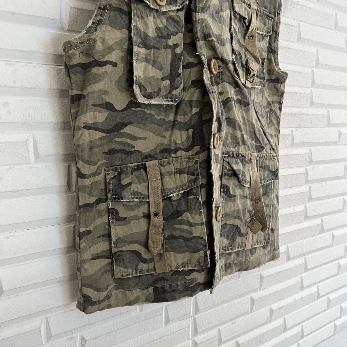 Japanese Brand VINTAGE DABAIST CAMO DESIGN FULLPRINT VEST Size US L / EU 52-54 / 3 - 4 Thumbnail