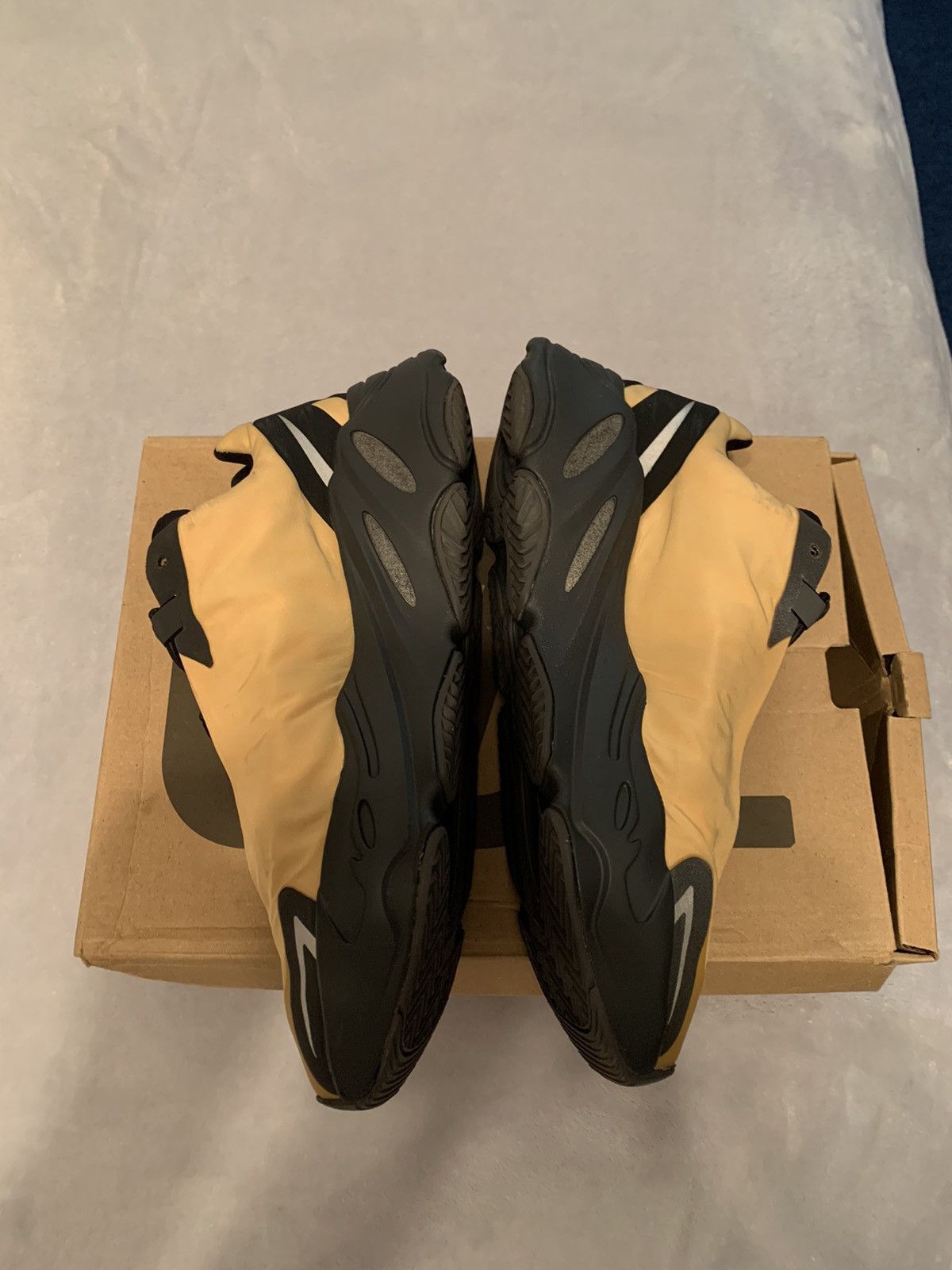 Adidas Yeezy Boost 700 MNVN Honey Flux Size 8.5 Size US 8.5 / EU 41-42 - 4 Thumbnail