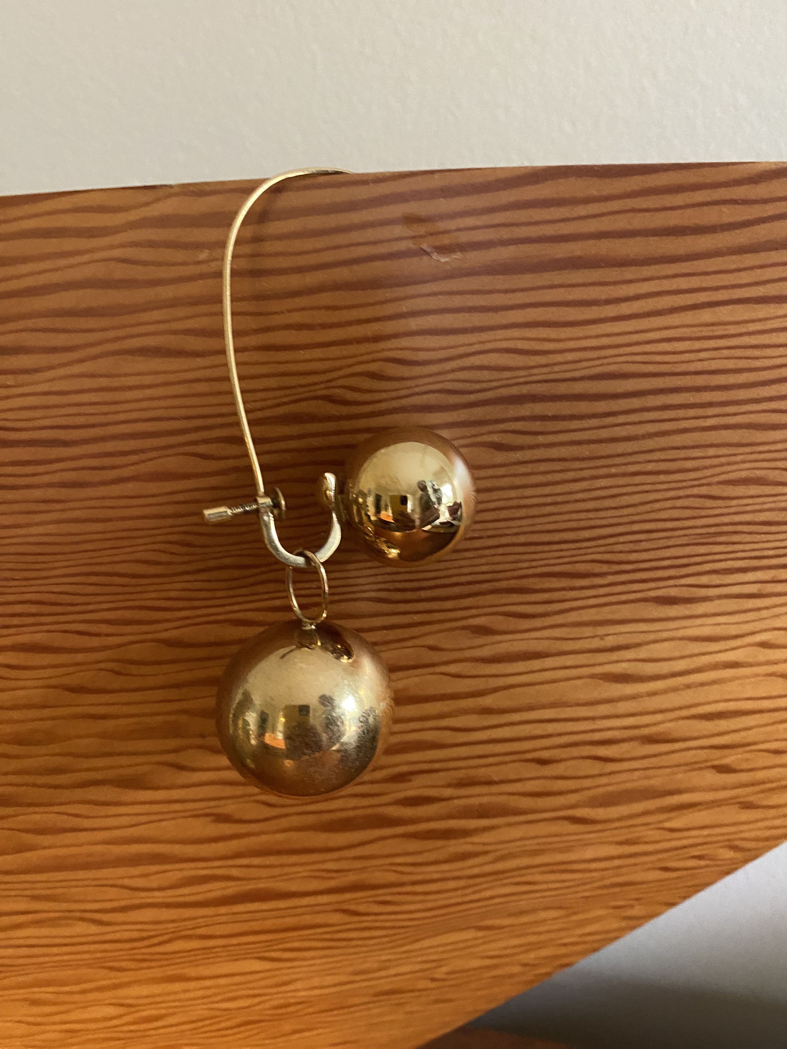 Maison Margiela Maison Margiela Gold Hoop Double Sphere Ear Cuff Size ONE SIZE - 1 Thumbnail