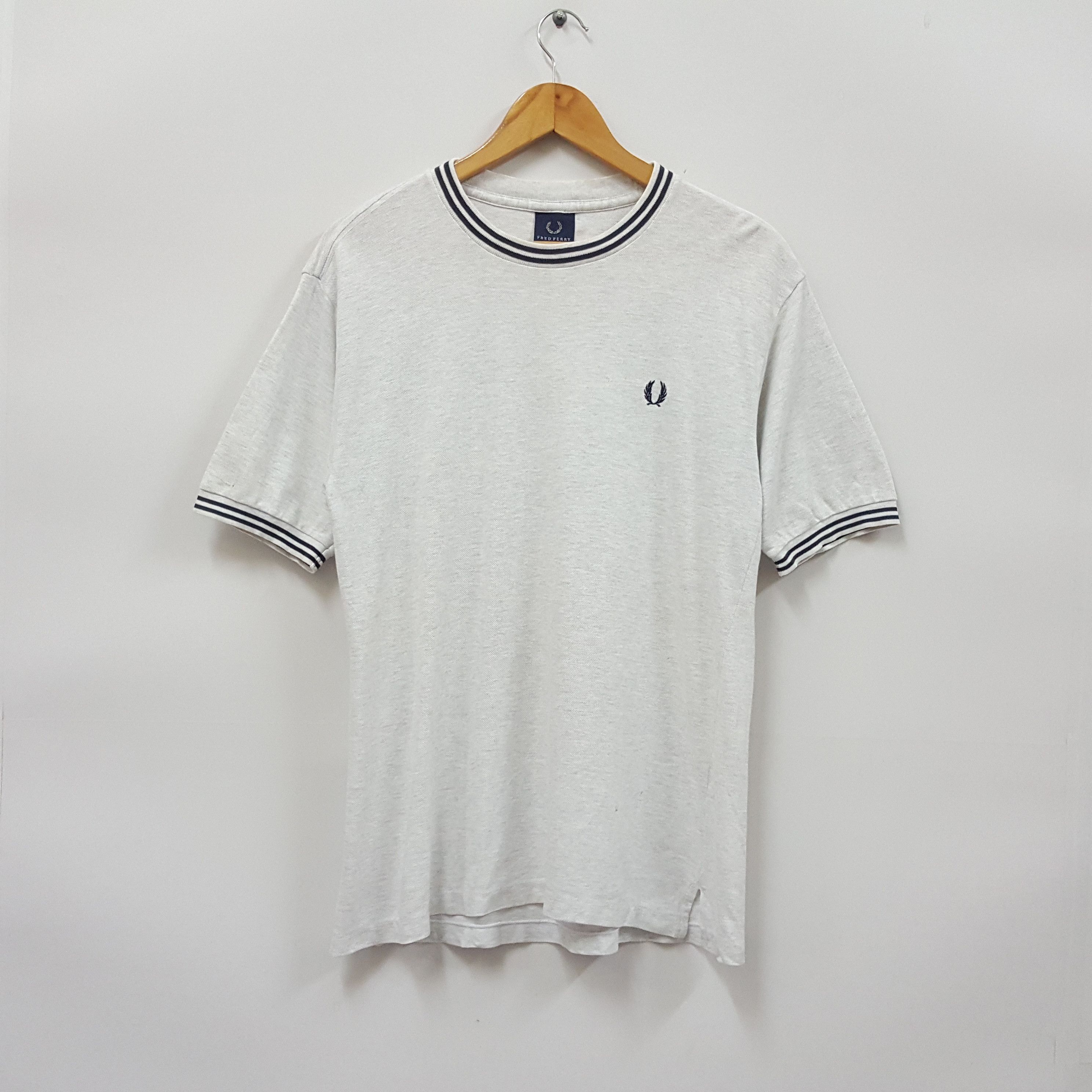 Fred Perry × Vintage Vintage FRED PERRY small logo t-shirt Size US L / EU 52-54 / 3 - 1 Thumbnail