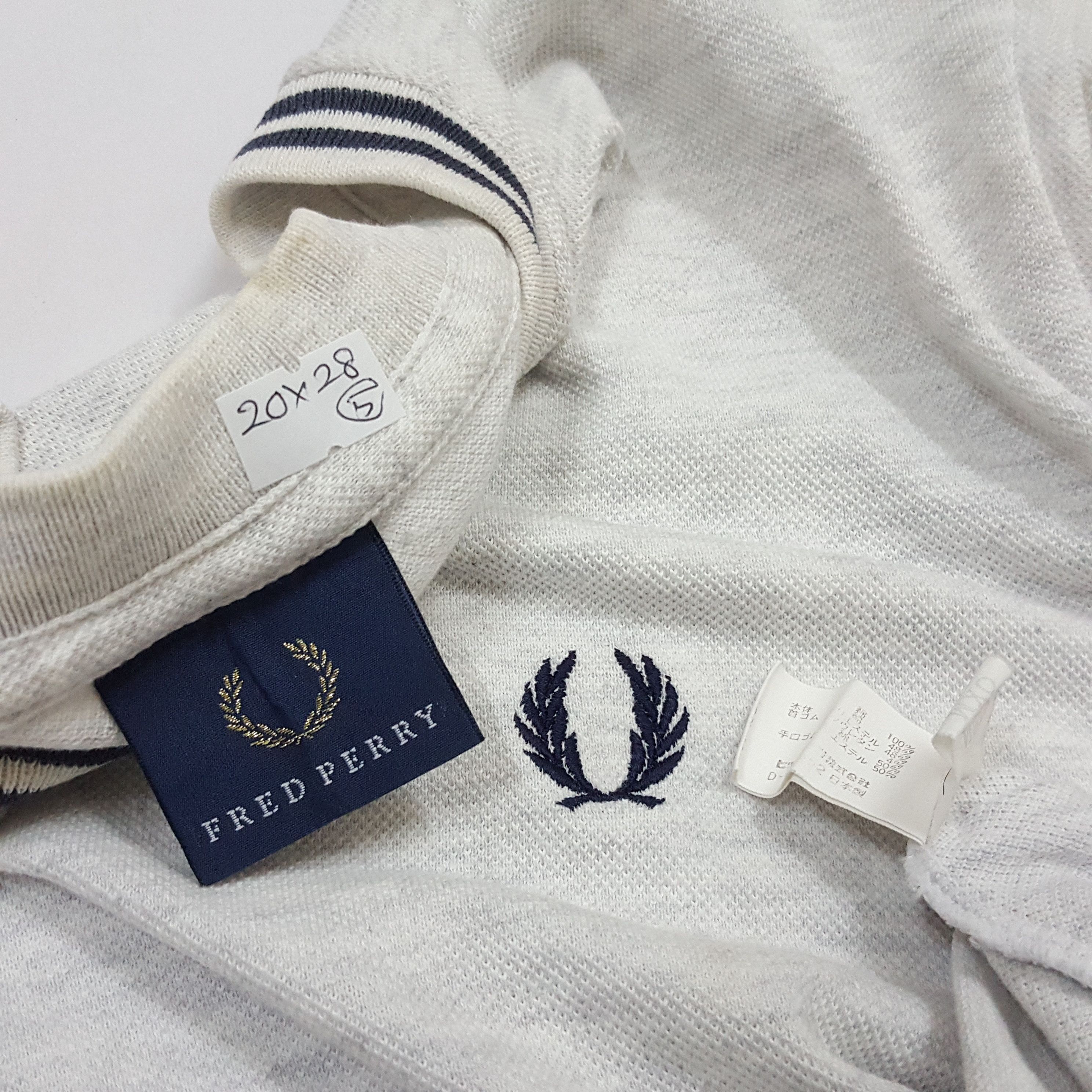 Fred Perry × Vintage Vintage FRED PERRY small logo t-shirt Size US L / EU 52-54 / 3 - 3 Thumbnail