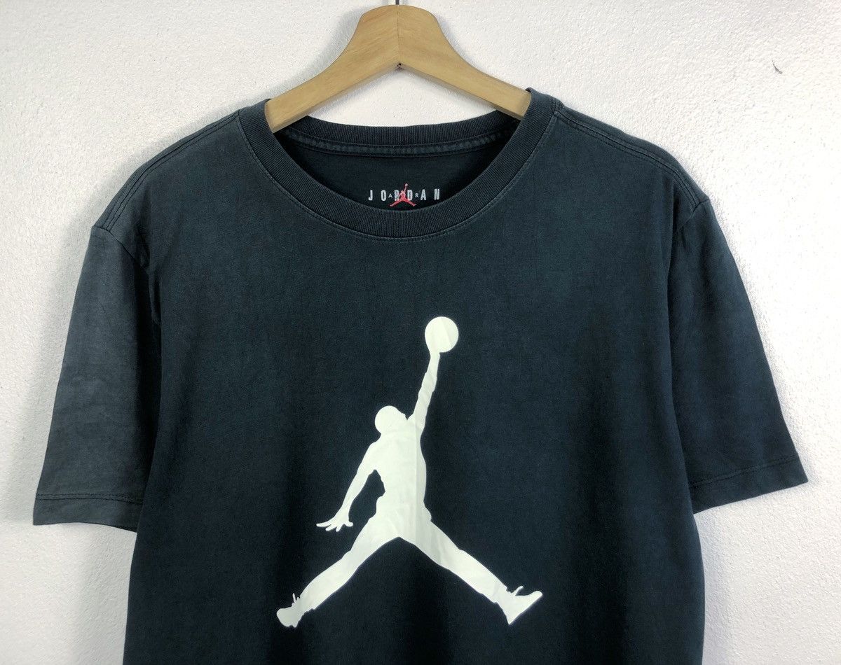 Jordan Brand Rare Nike Air Jordan Tee Size US L / EU 52-54 / 3 - 2 Thumbnail