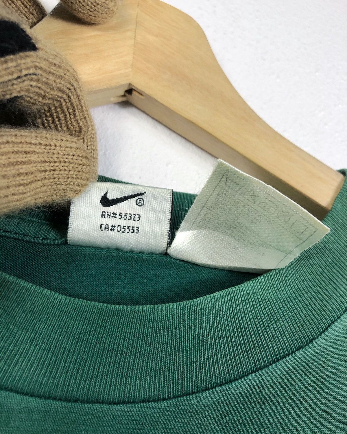 Nike Rare Vintage Nike Big Logo Tee Size US S / EU 44-46 / 1 - 10 Thumbnail