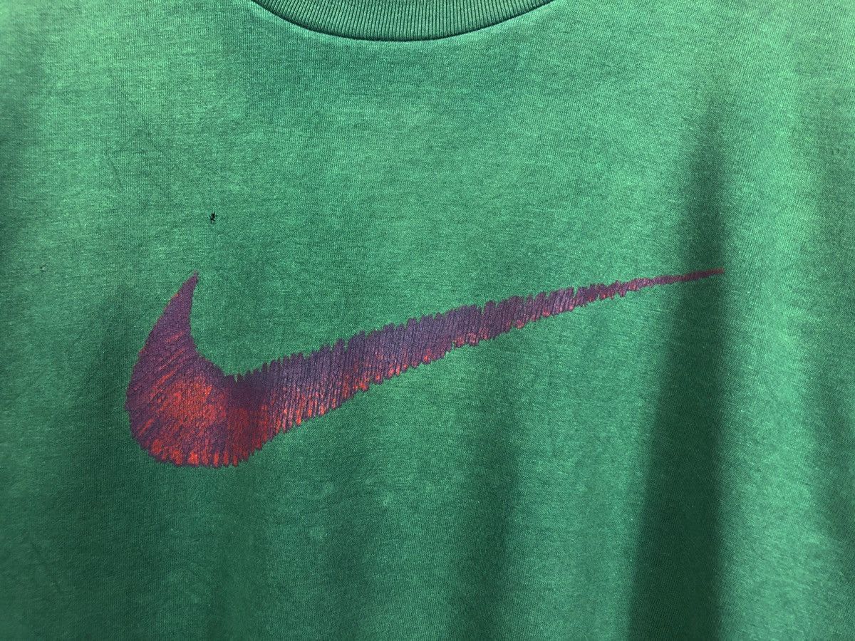 Nike Rare Vintage Nike Big Logo Tee Size US S / EU 44-46 / 1 - 3 Thumbnail