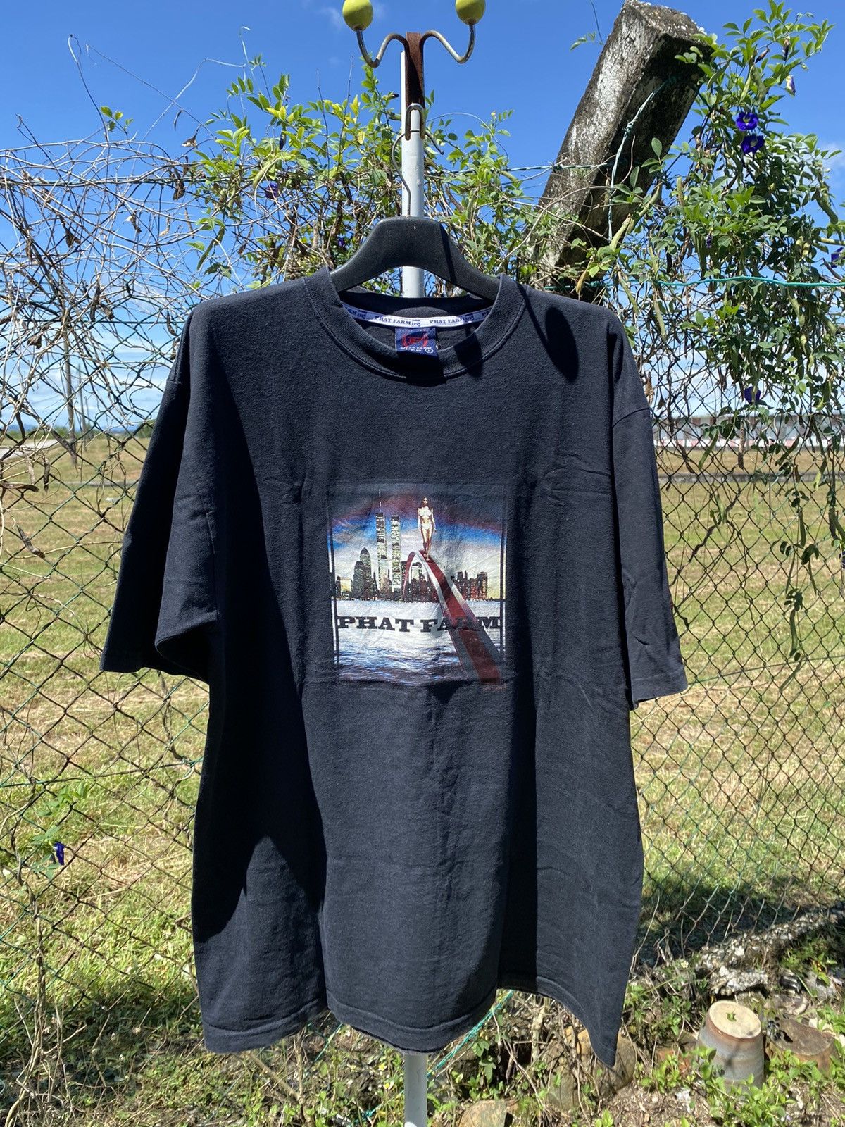 Phat Farm Vintage Phat Farm Twin Towers World Trade Center T-shirt Size US L / EU 52-54 / 3 - 1 Thumbnail