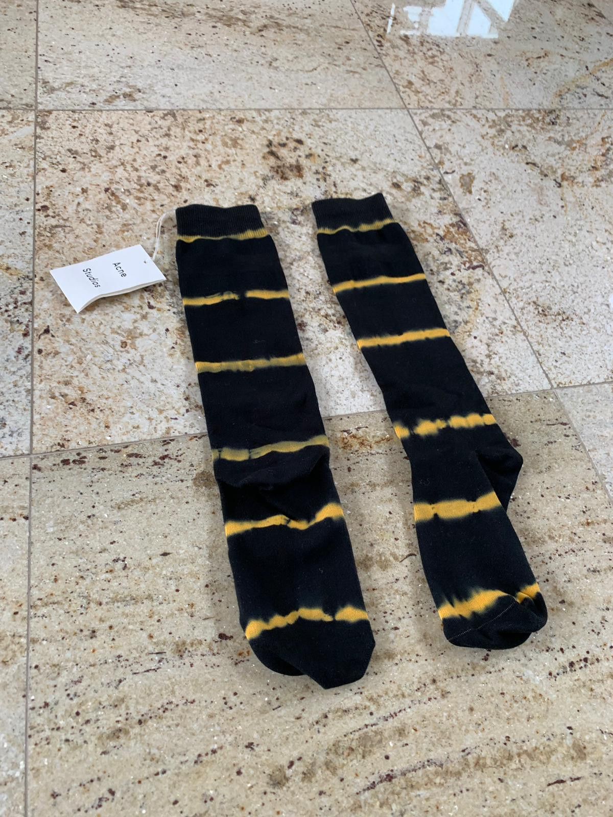 Acne Studios Nasaya S Dye in Black / Black Yellow Size ONE SIZE - 5 Thumbnail
