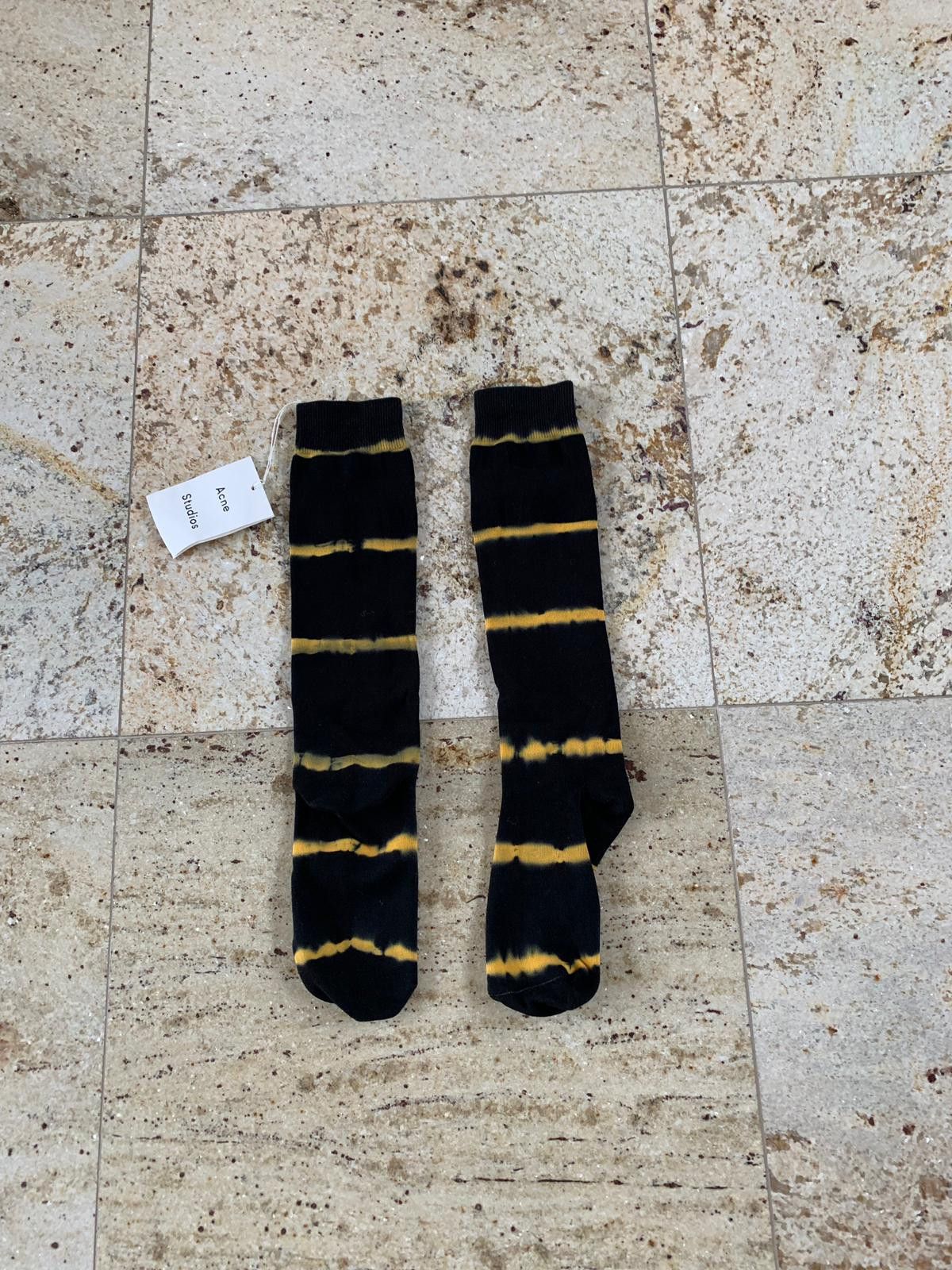 Acne Studios Nasaya S Dye in Black / Black Yellow Size ONE SIZE - 1 Thumbnail