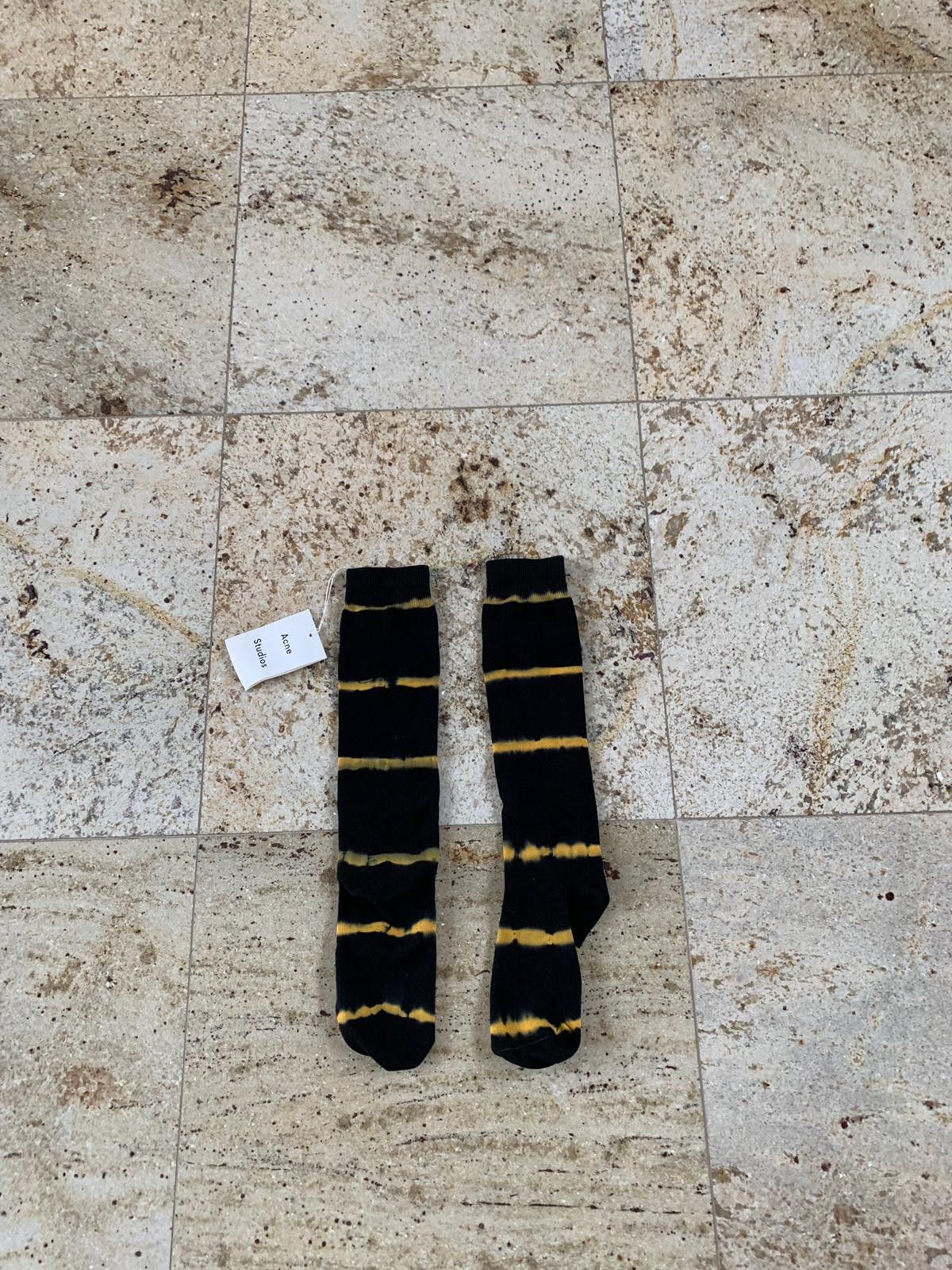 Acne Studios Nasaya S Dye in Black / Black Yellow Size ONE SIZE - 3 Thumbnail