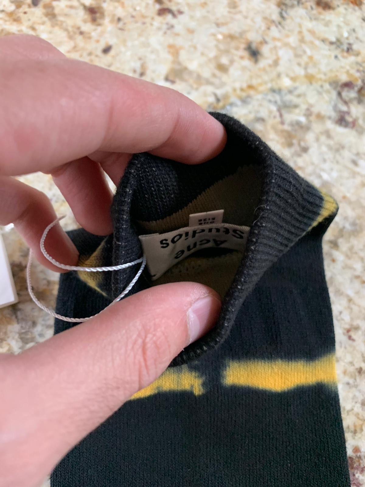 Acne Studios Nasaya S Dye in Black / Black Yellow Size ONE SIZE - 10 Thumbnail