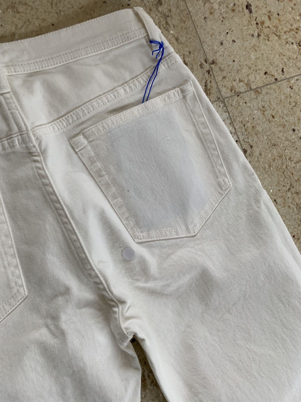 Acne Studios 29 x 34 River Denim in White Size US 29 - 16 Thumbnail