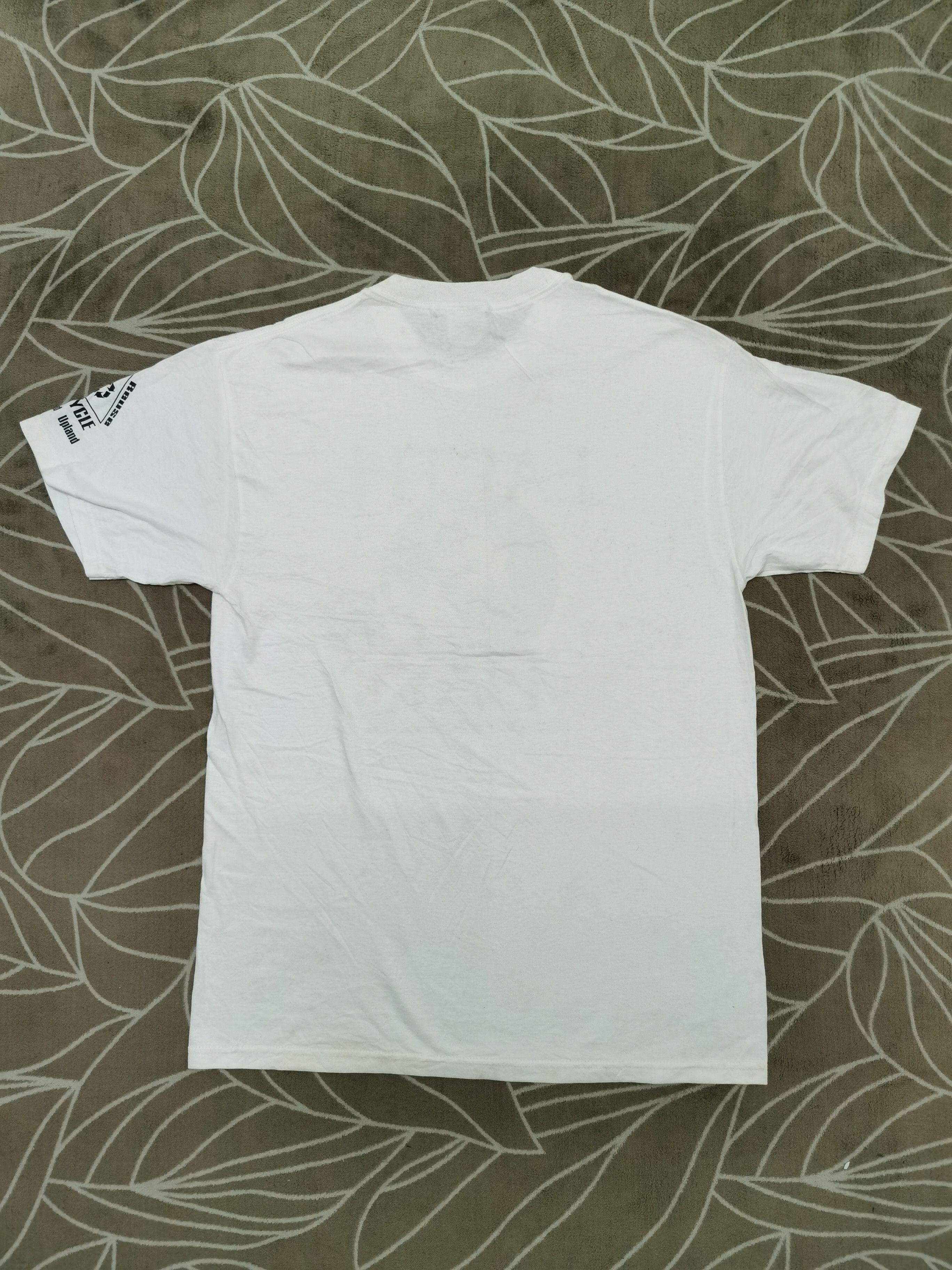 Hanes × Vintage Vintage 2002 Earth Day Keeping Our World Together Size US M / EU 48-50 / 2 - 9 Thumbnail