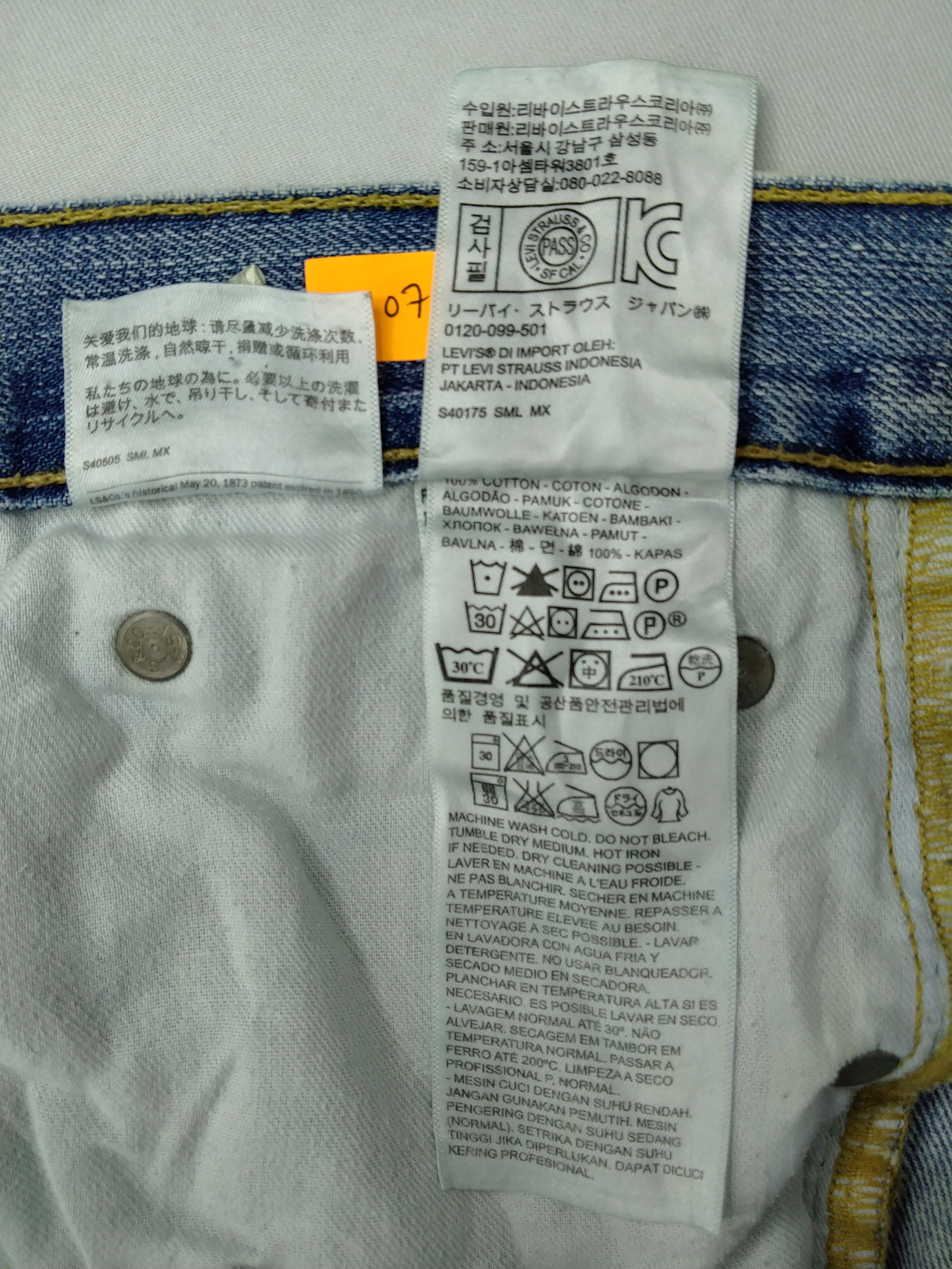 Levi's Vintage Levi's Light Wash Denim 39 x 31 -JN078 Size US 39 - 12 Thumbnail