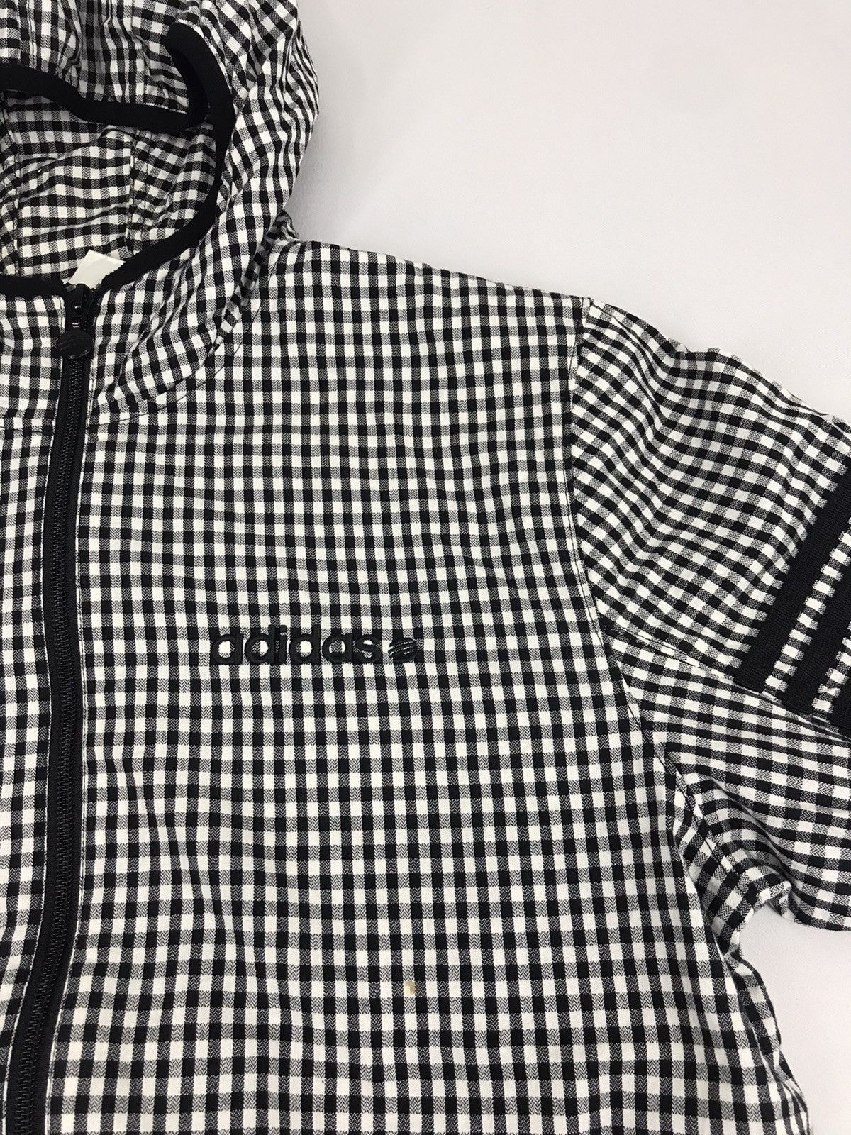 Adidas Vintage Adidas Jacket Hoodie Windbreaker Sportswear Size US M / EU 48-50 / 2 - 2 Thumbnail