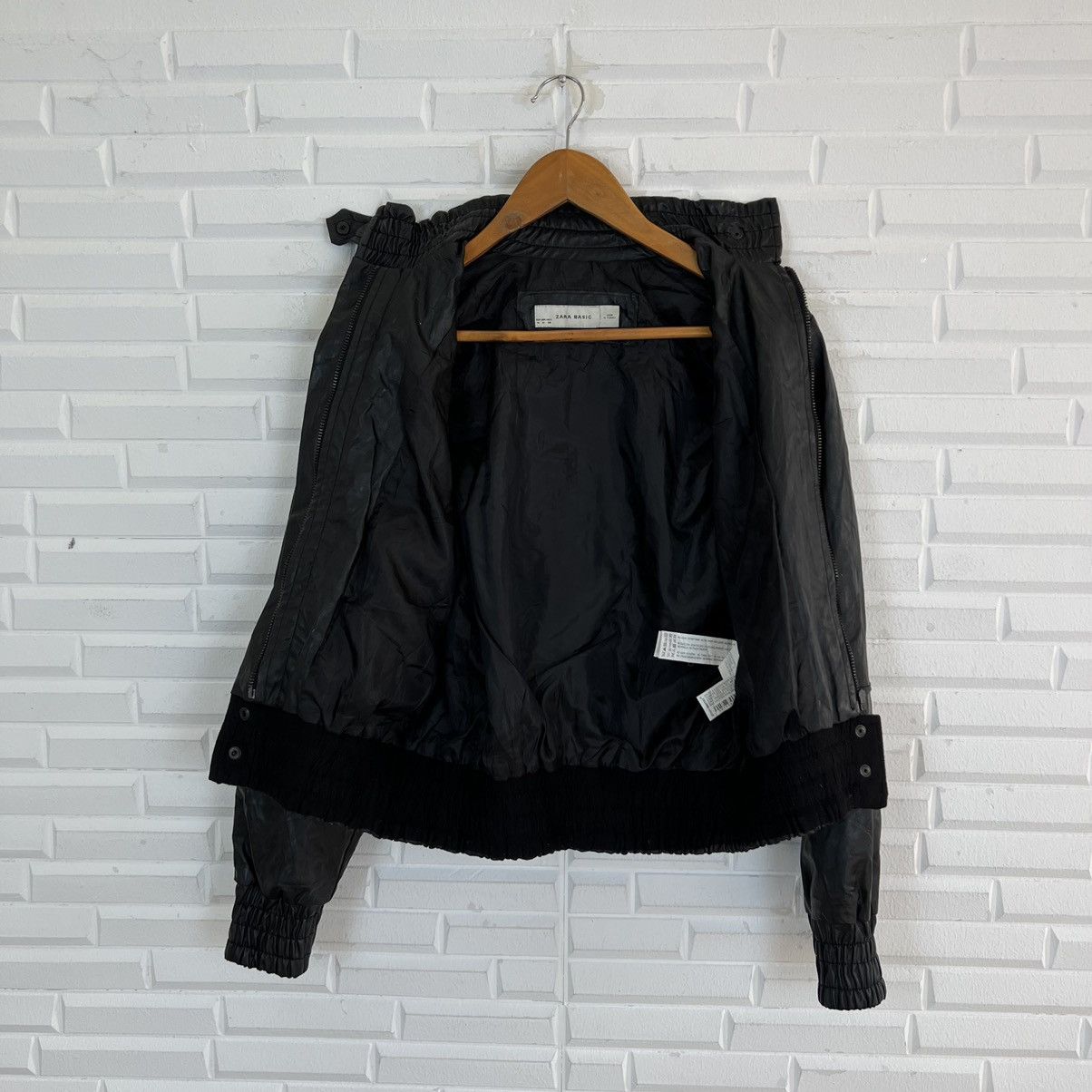 Japanese Brand VINTAGE ZARA BASIC BIKER PARACHUTE LEATHER JACKET Size US M / EU 48-50 / 2 - 9 Thumbnail
