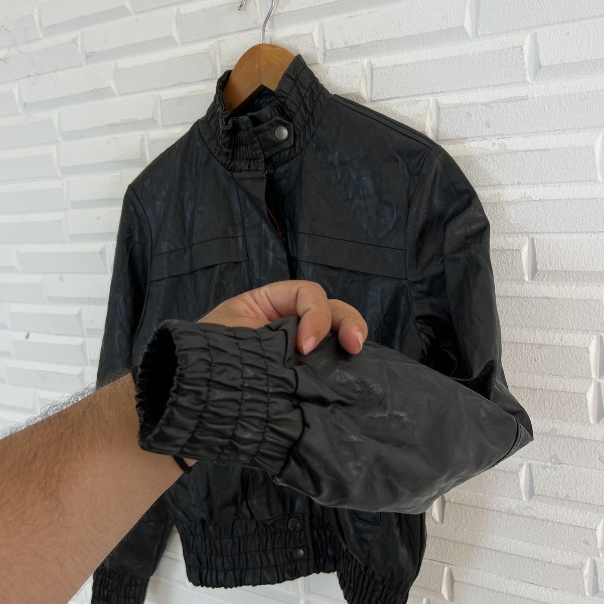 Japanese Brand VINTAGE ZARA BASIC BIKER PARACHUTE LEATHER JACKET Size US M / EU 48-50 / 2 - 6 Thumbnail