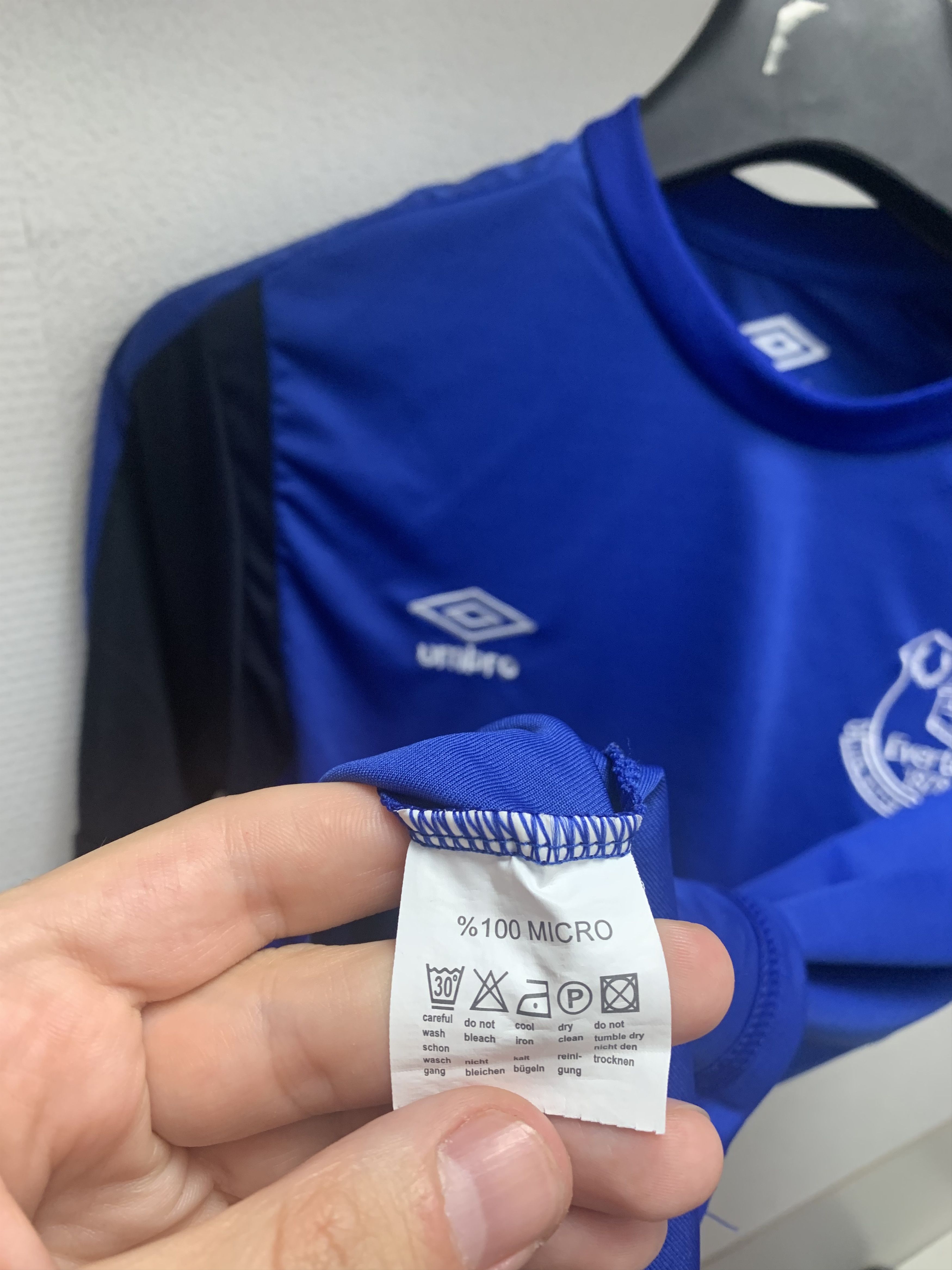 Umbro Rooney 10 Everton umbro soccer jersey L Size US L / EU 52-54 / 3 - 4 Thumbnail
