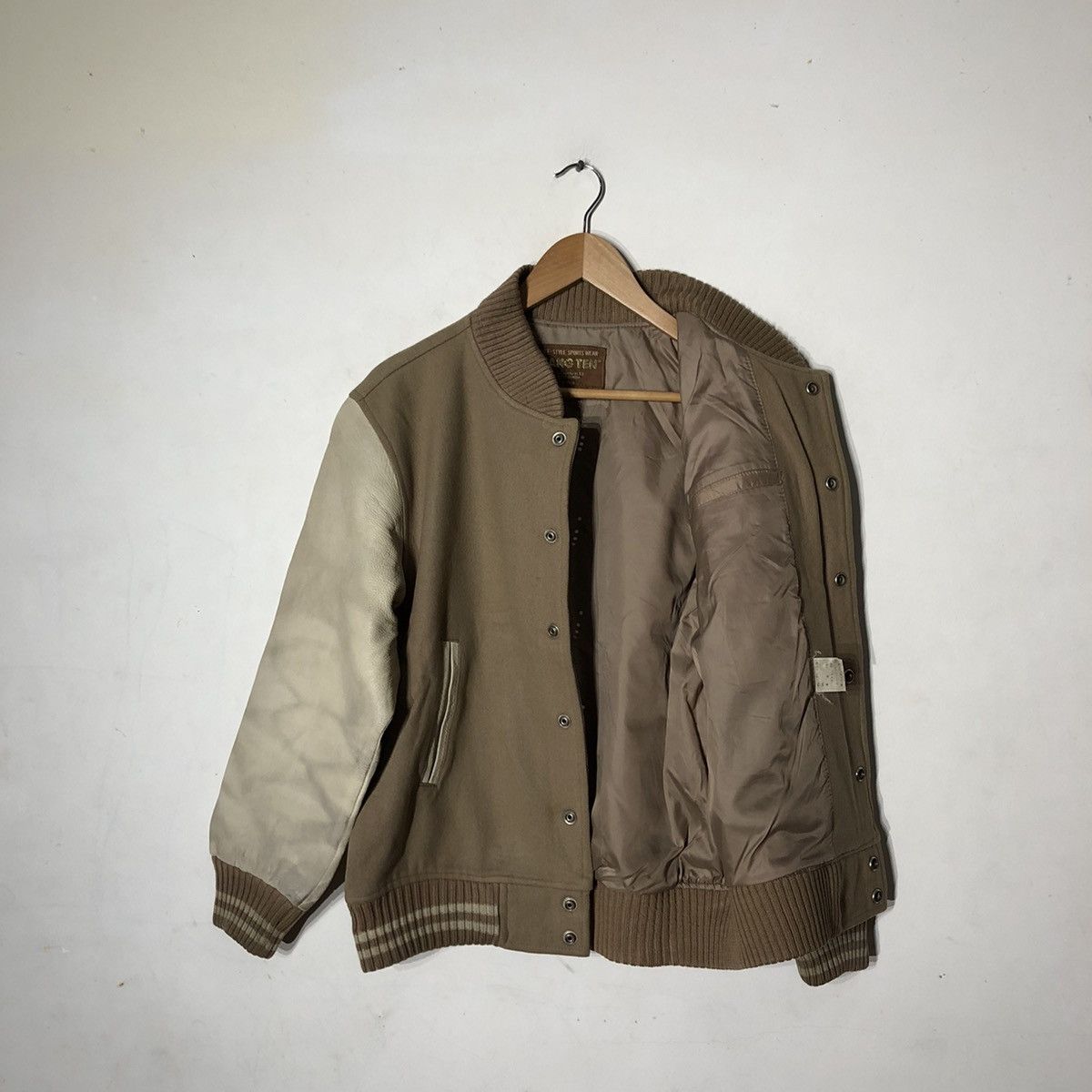 Hang Ten Vintage Leather Varsity Jacket Hang Ten Sports Wear Size US M / EU 48-50 / 2 - 11 Thumbnail