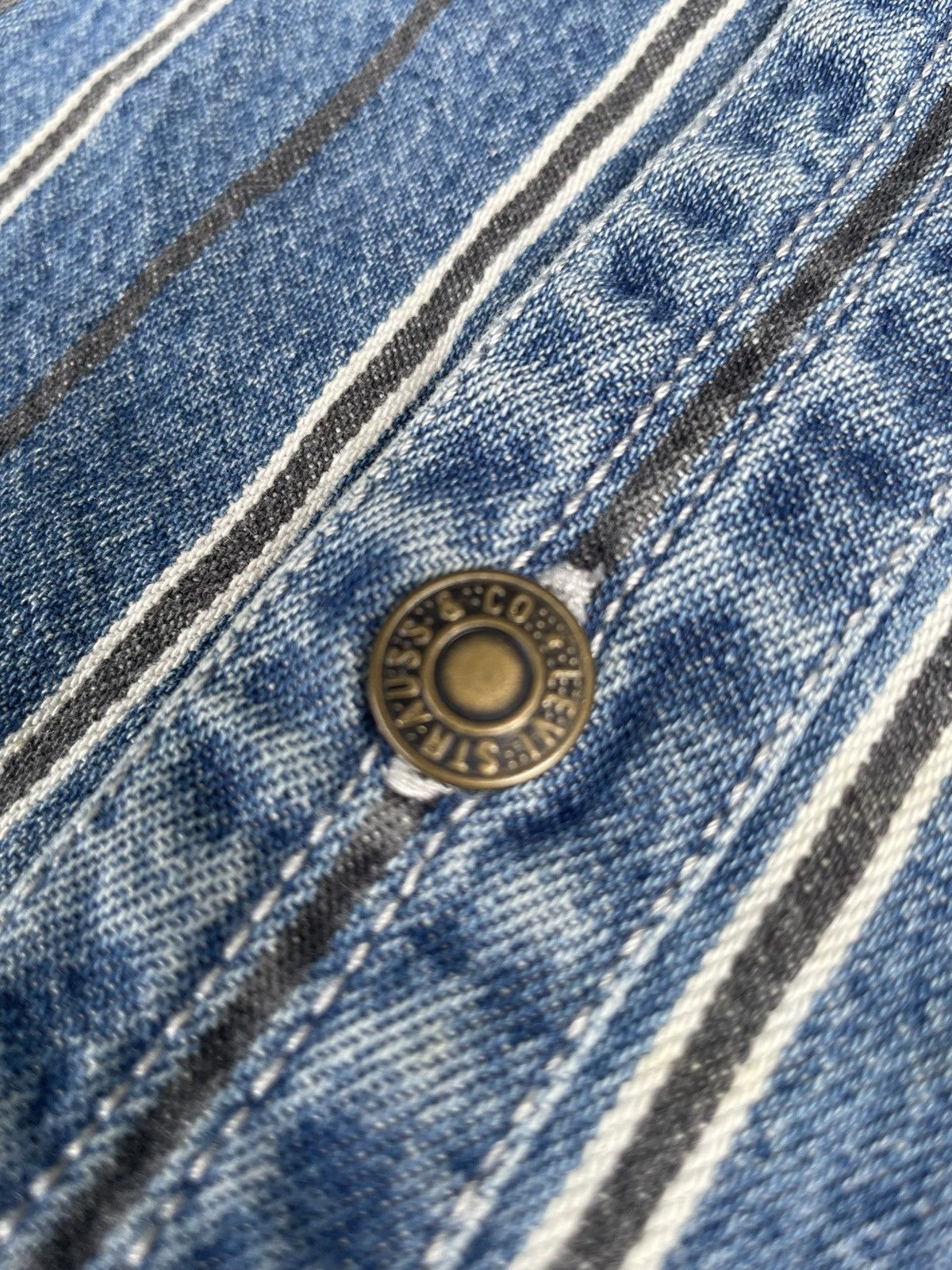 Levi's Vintage Levis Blue Tag Denim Shirt Size US L / EU 52-54 / 3 - 13 Thumbnail