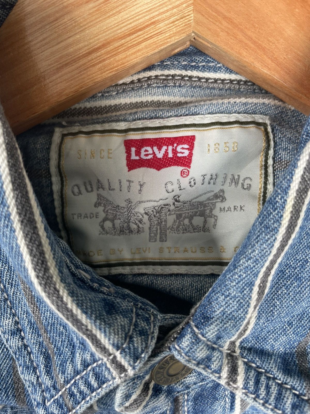Levi's Vintage Levis Blue Tag Denim Shirt Size US L / EU 52-54 / 3 - 11 Thumbnail