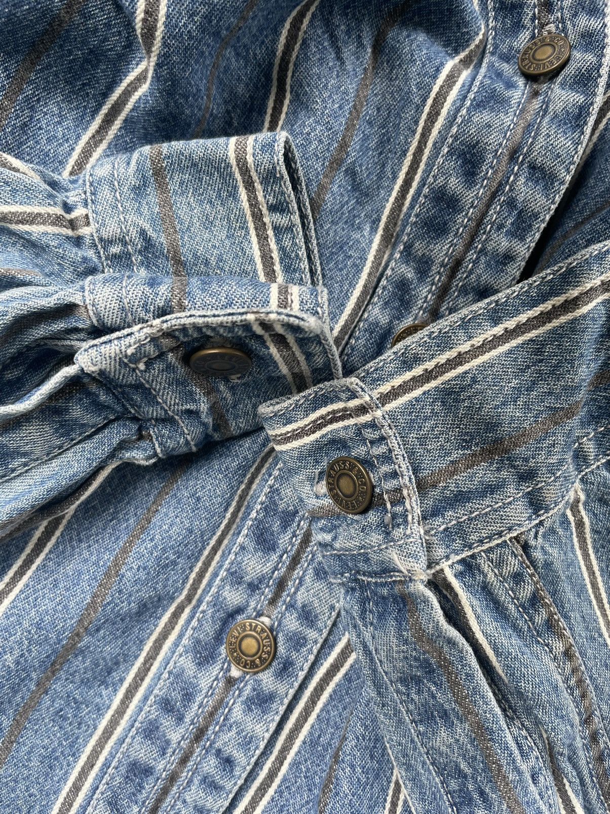 Levi's Vintage Levis Blue Tag Denim Shirt Size US L / EU 52-54 / 3 - 9 Thumbnail