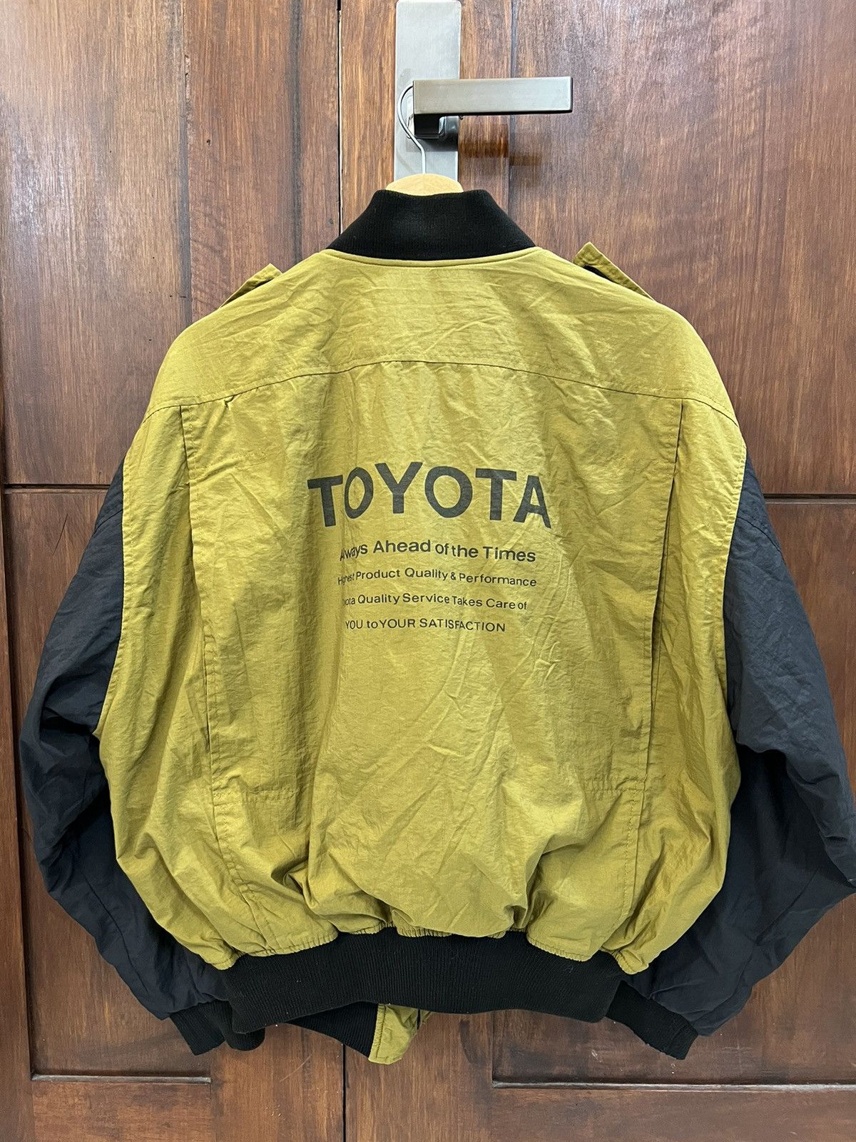 Toyota vintage outlet jacket