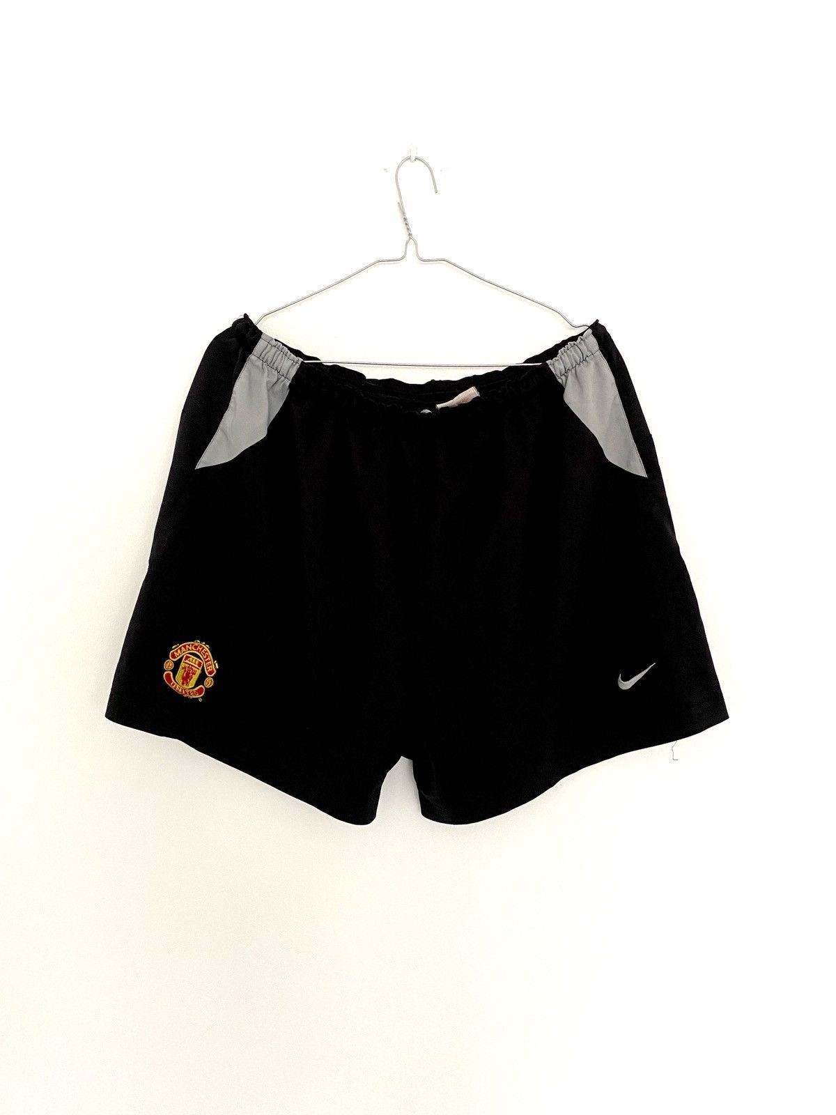 Nike × Vintage 2007 2008 Manchester United Nike Vintage Away Soccer Shorts Size US 36 / EU 52 - 2 Thumbnail