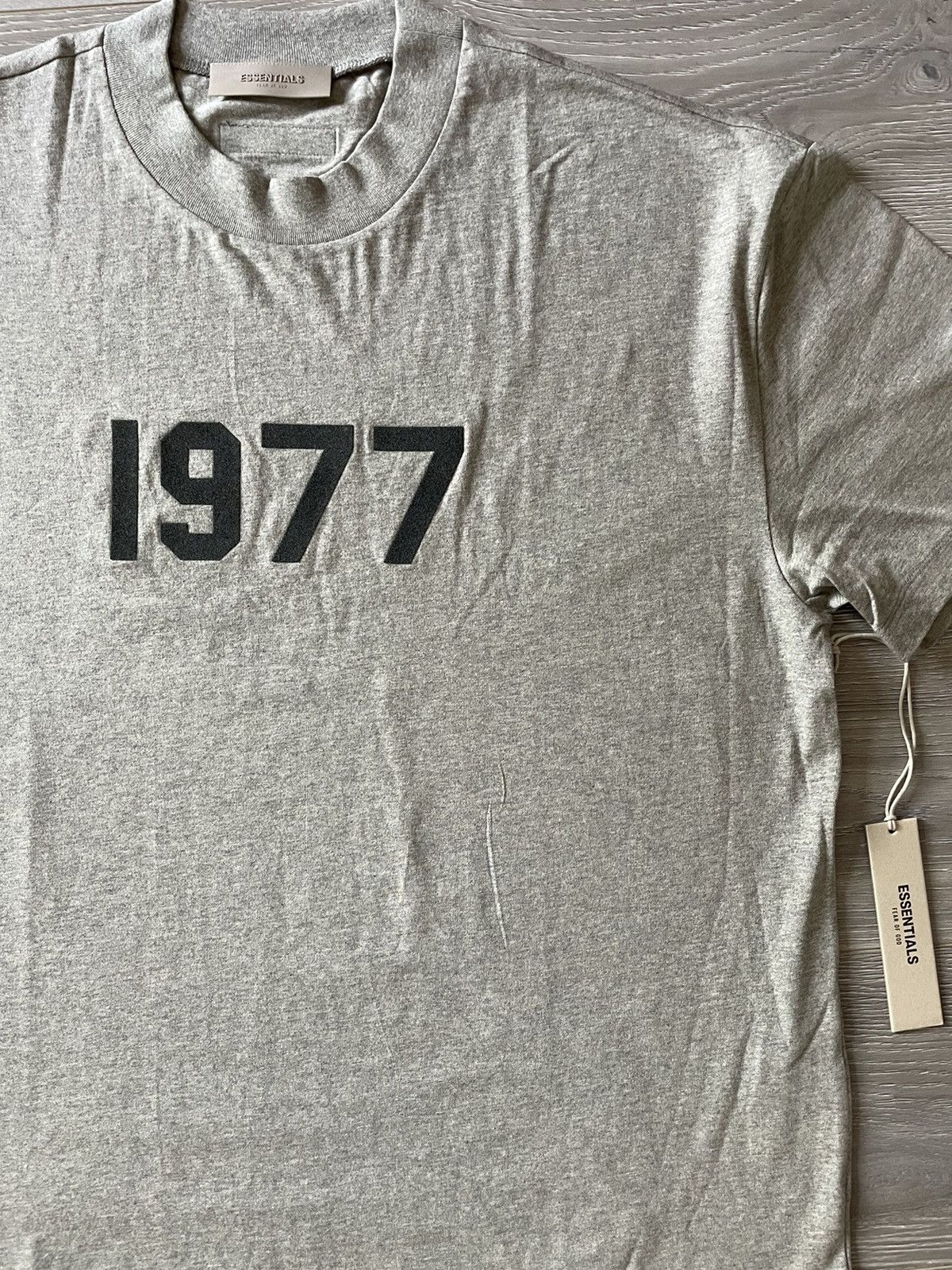 Essentials × FOG × Fear of God Fear of God Essentials 1977 Dark Oatmeal T-Shirt Size US M / EU 48-50 / 2 - 2 Thumbnail